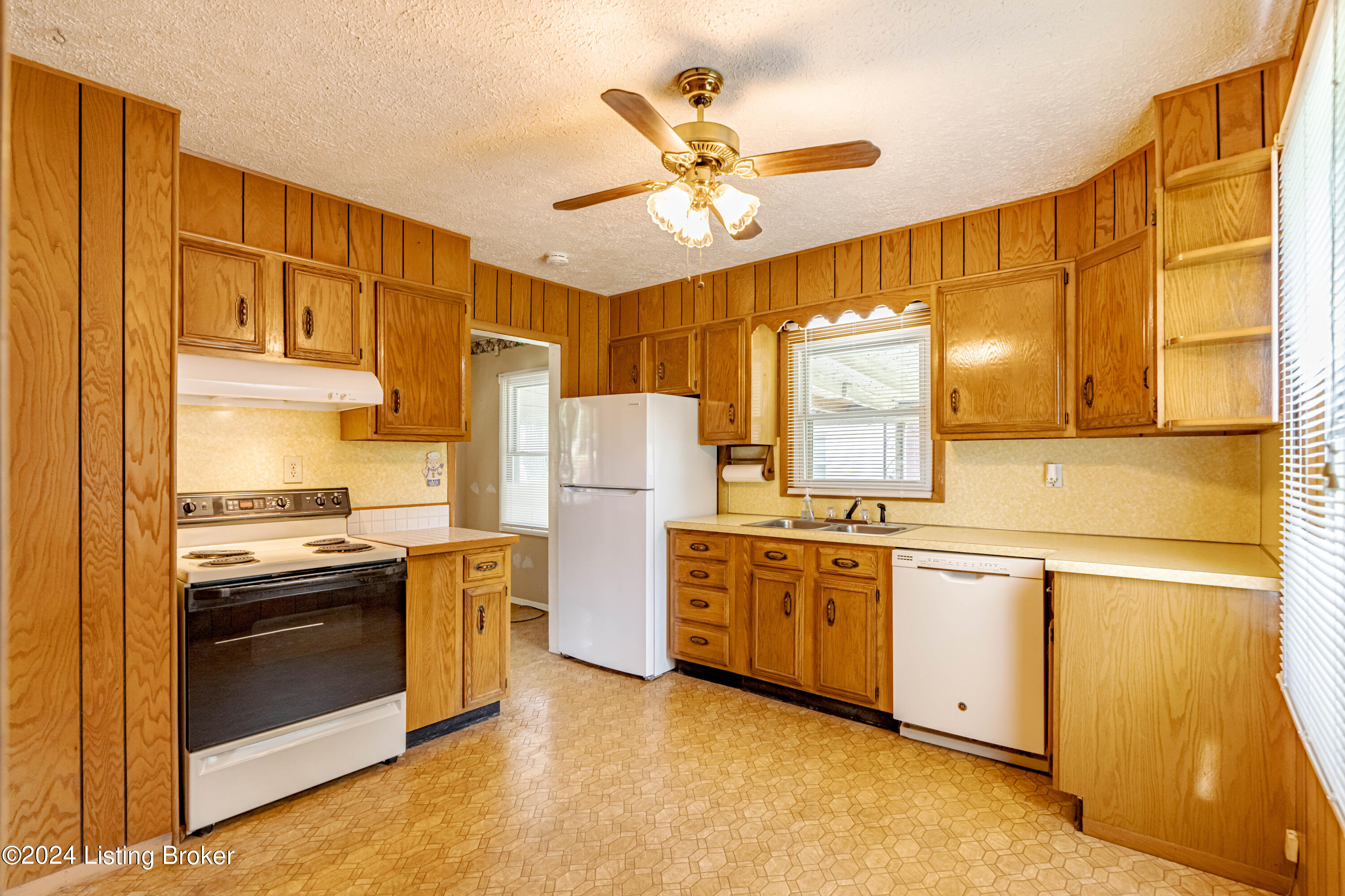 308 W Southside Ct