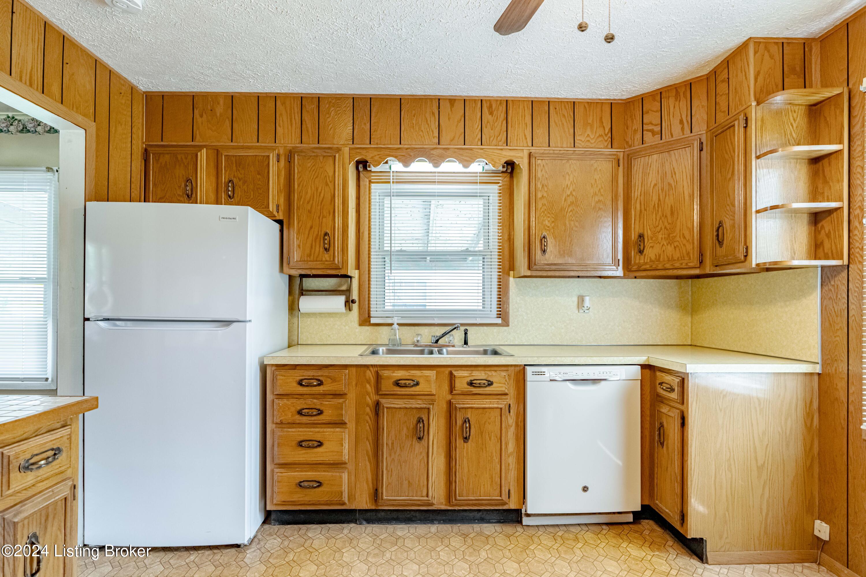 308 W Southside Ct