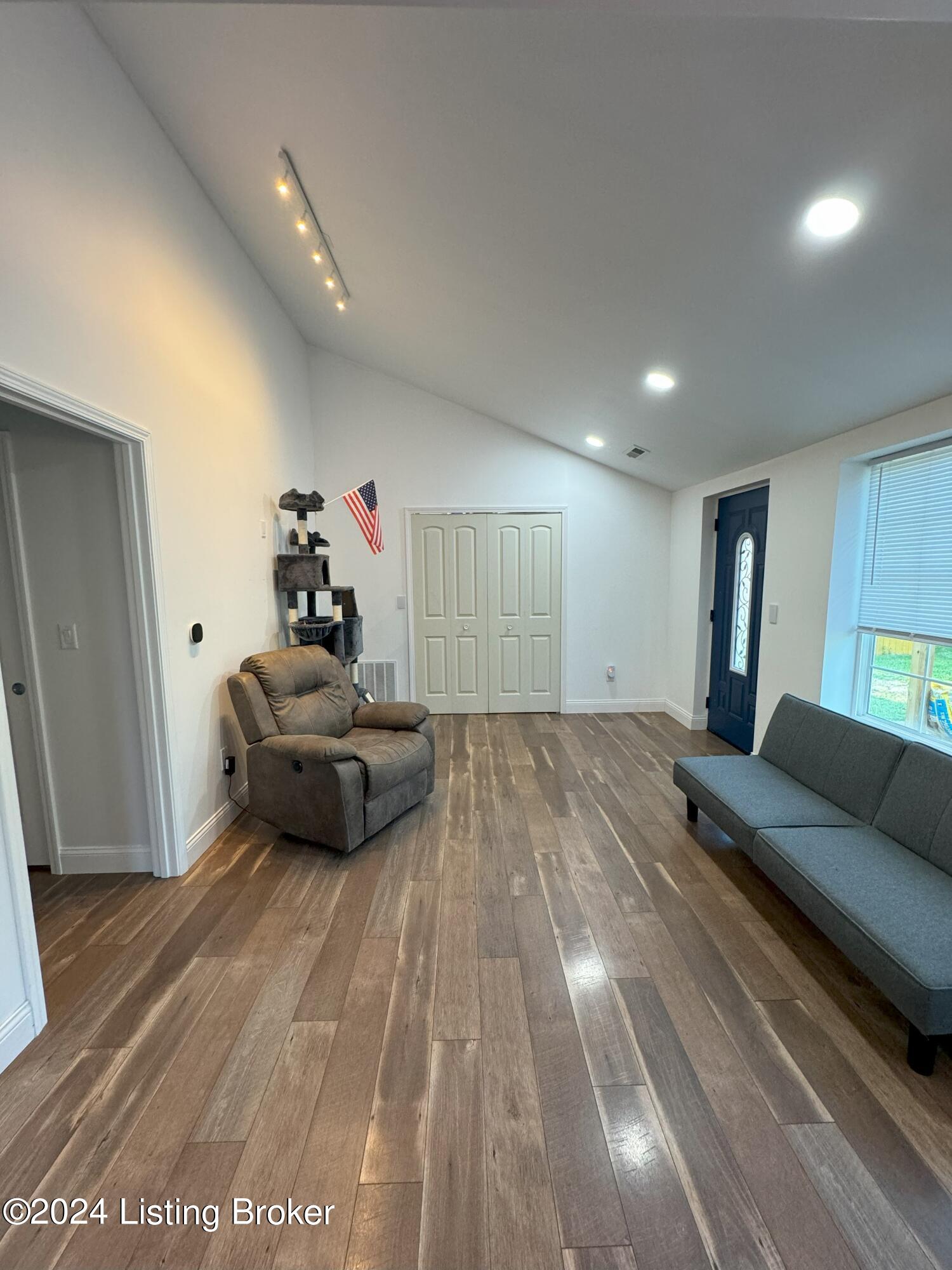 4026 Clyde Dr