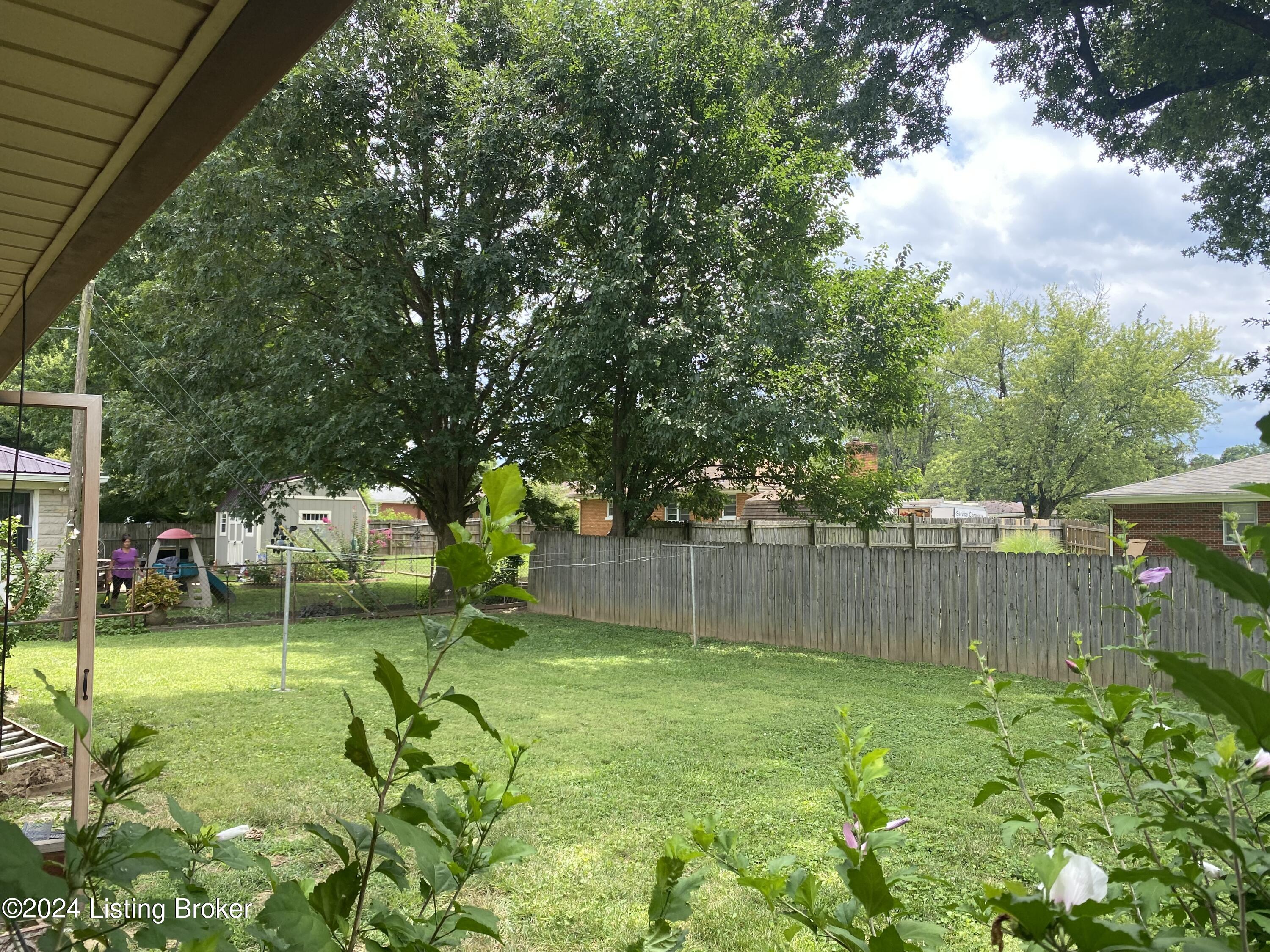 7910 Waterfern Way