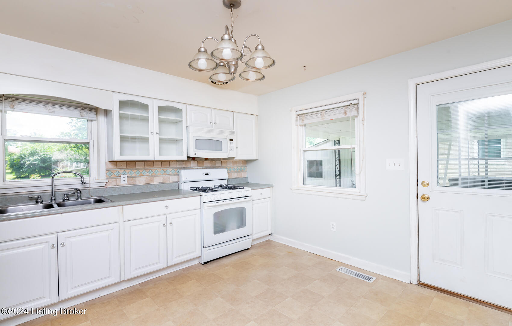 9010 Fern Creek Rd
