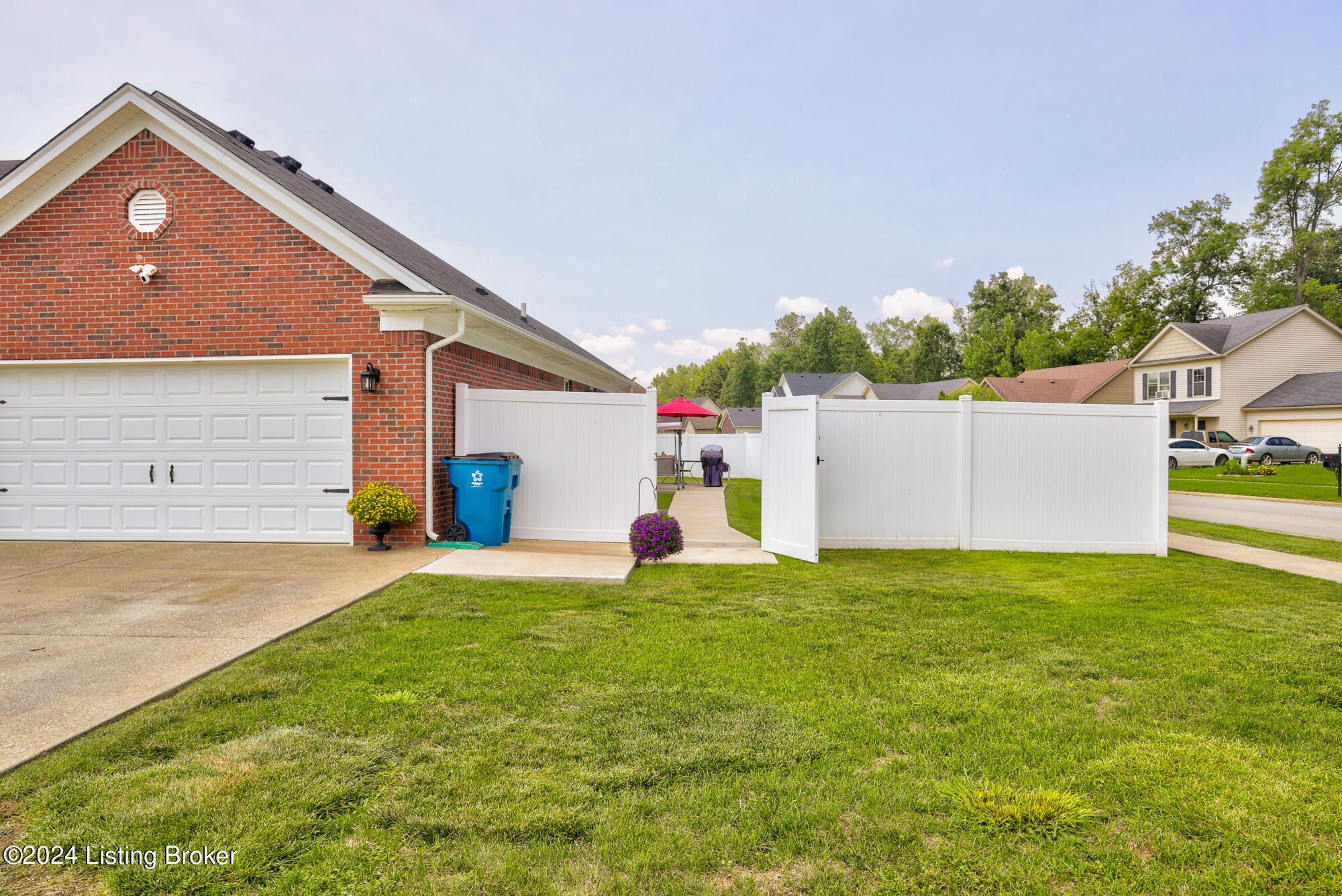 503 Villa Ln