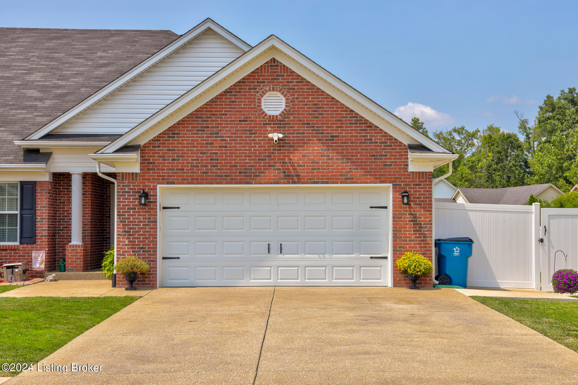 503 Villa Ln