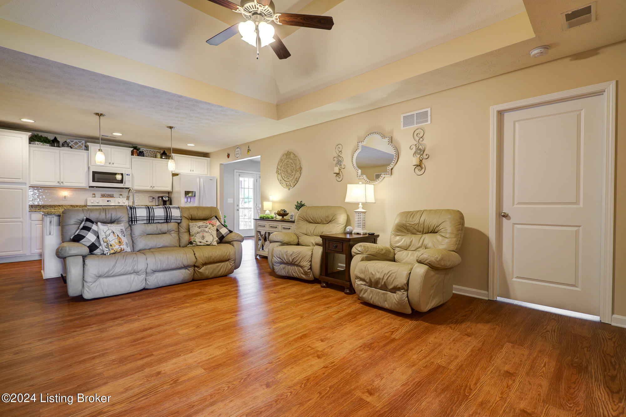 503 Villa Ln
