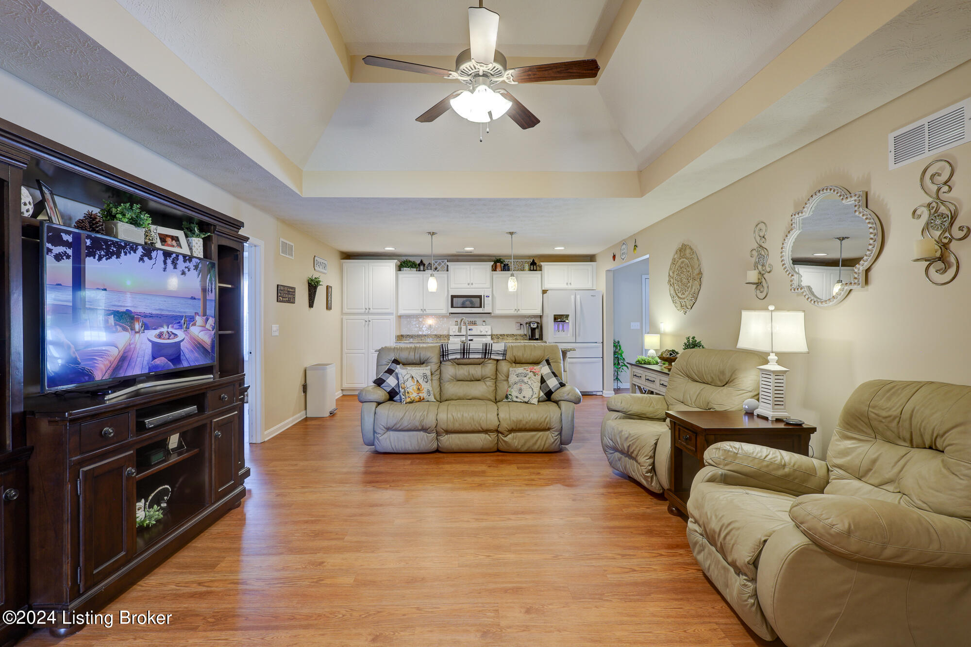 503 Villa Ln