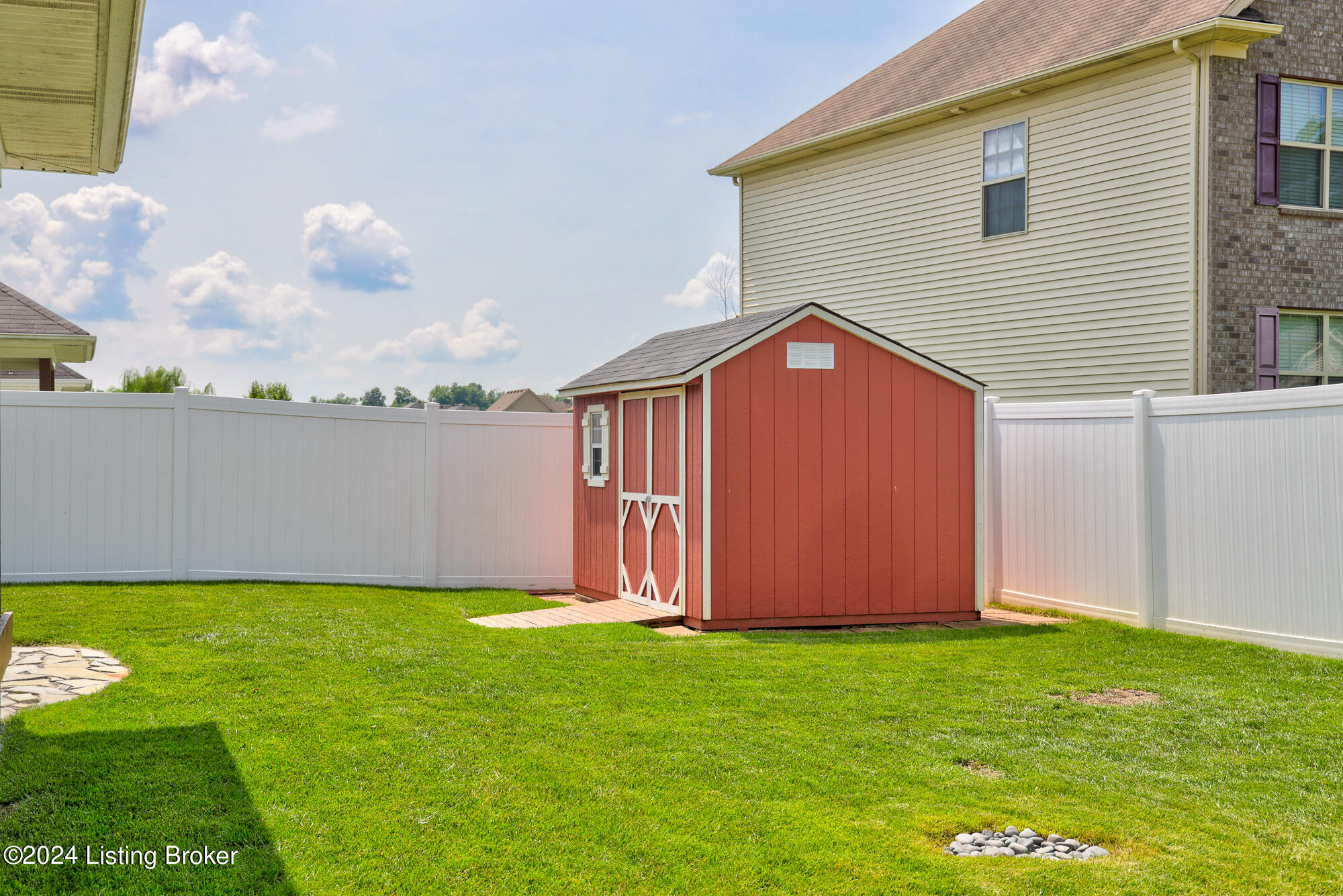 503 Villa Ln