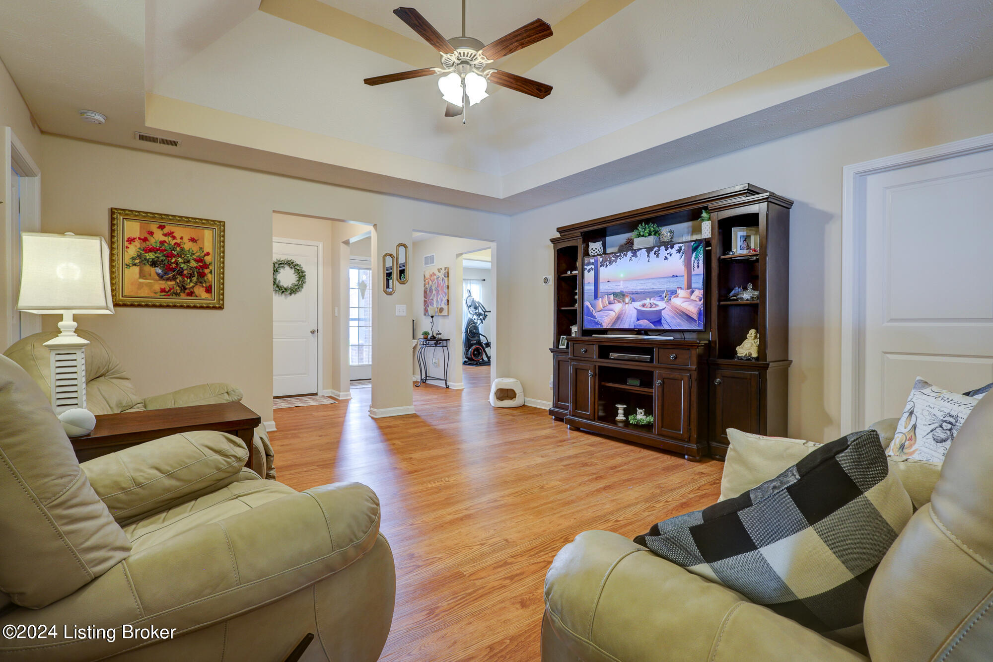 503 Villa Ln