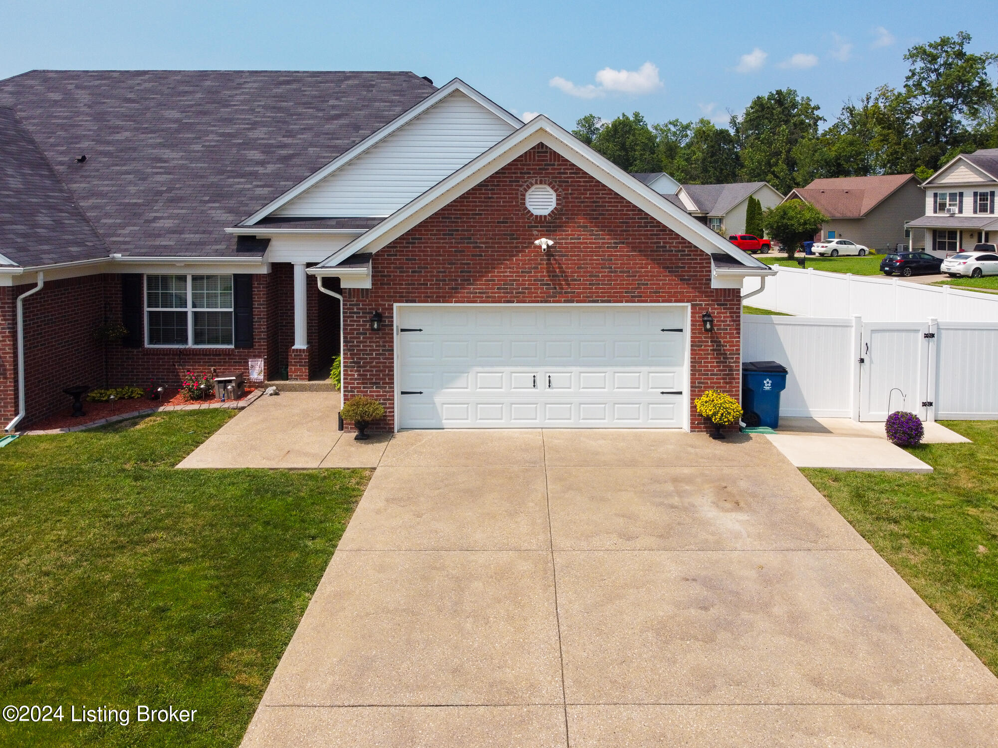503 Villa Ln