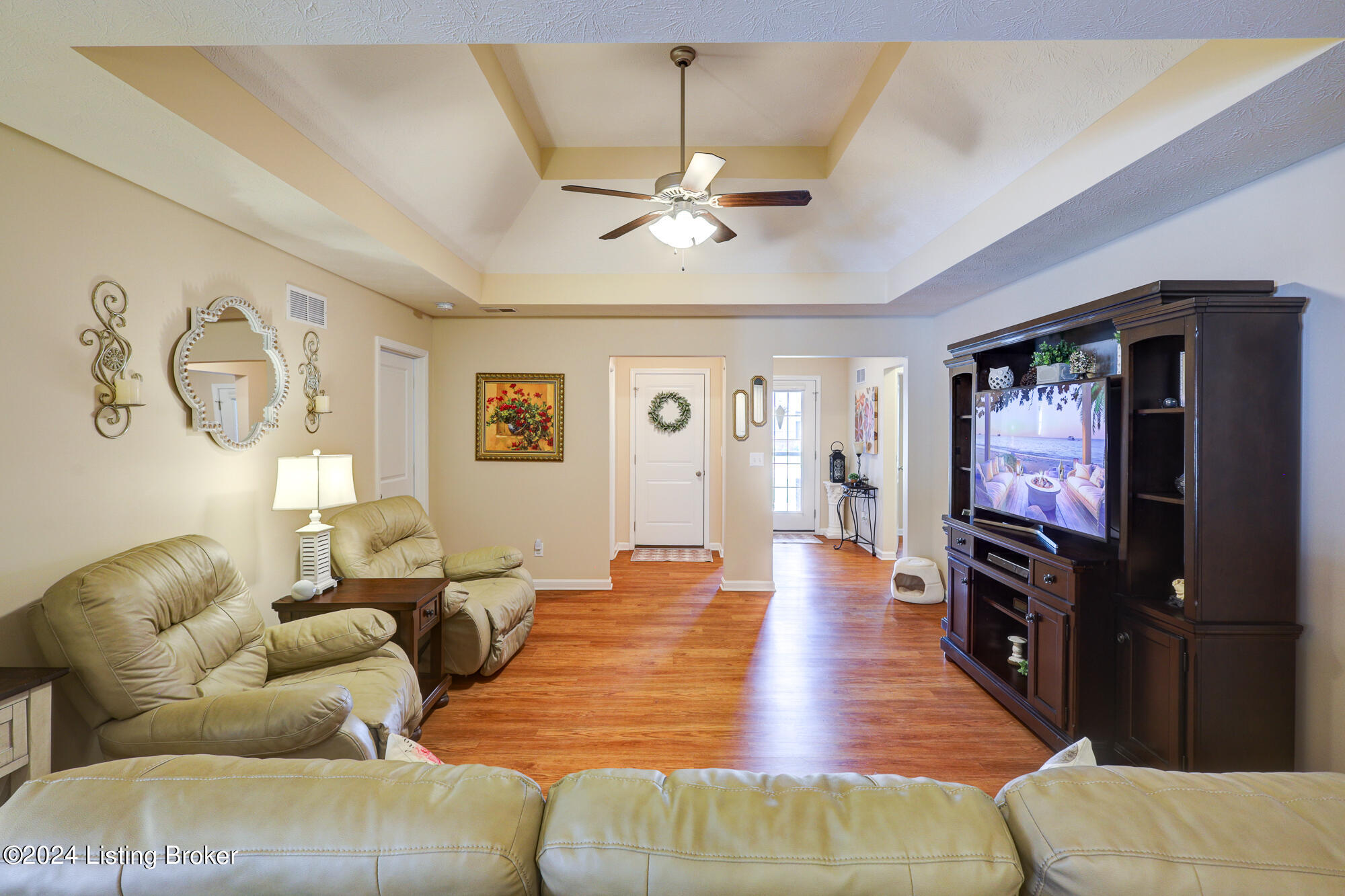 503 Villa Ln