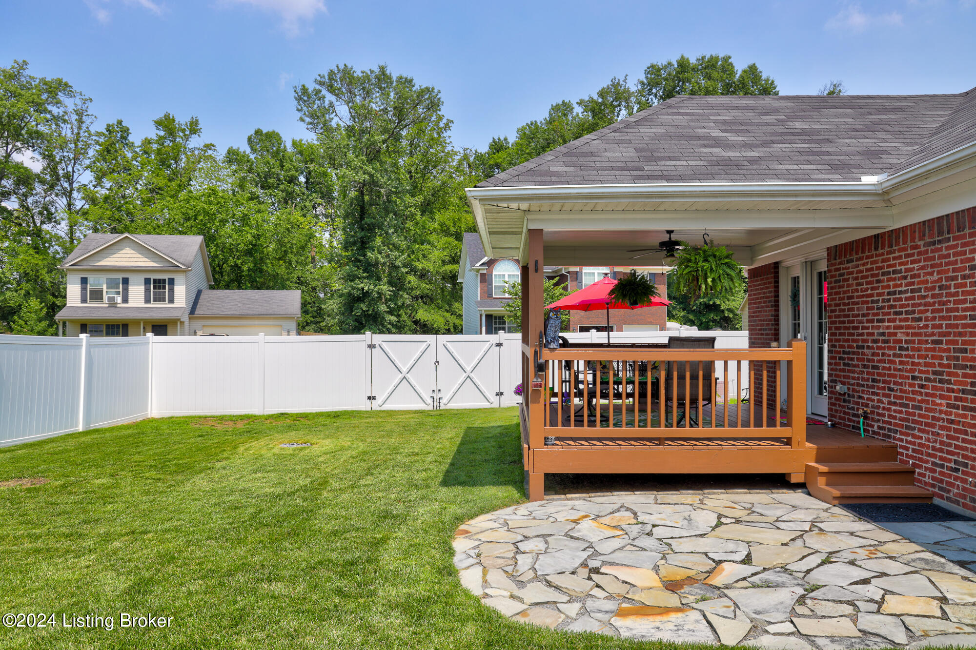 503 Villa Ln