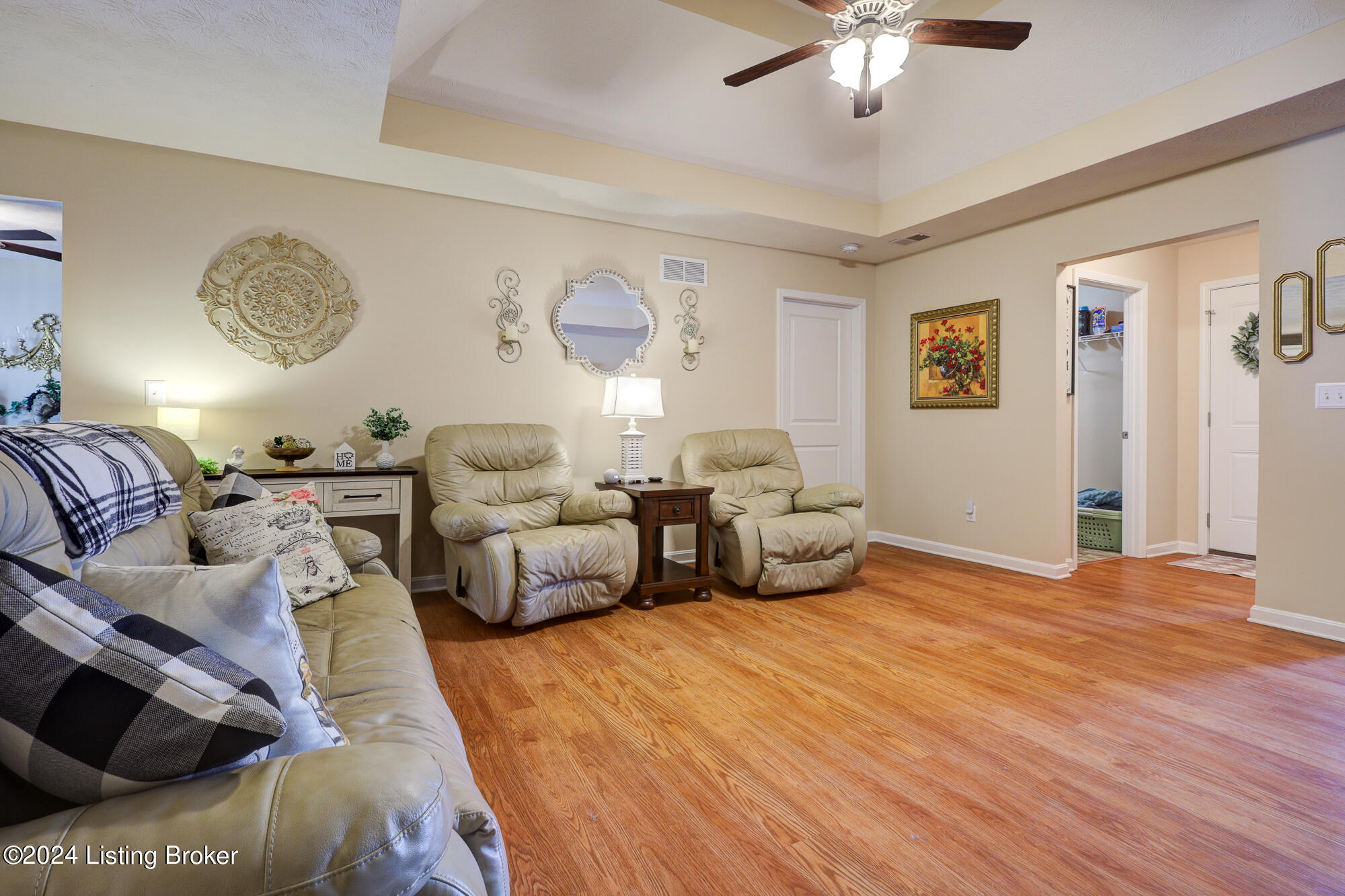 503 Villa Ln