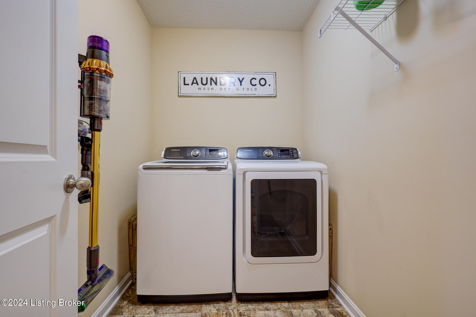 503 Villa Ln