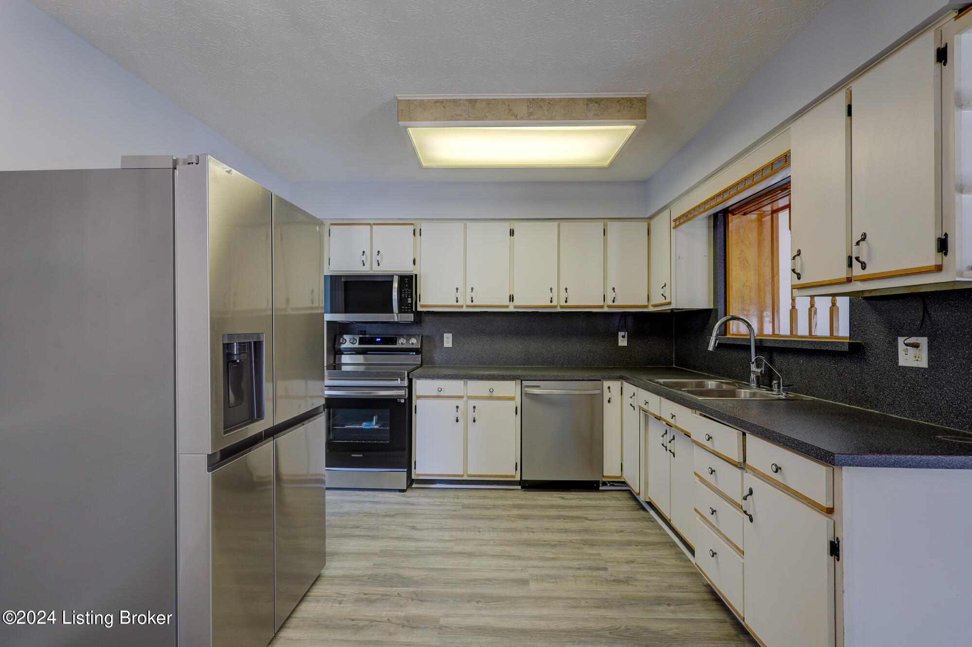6114 Kirkwood Ct