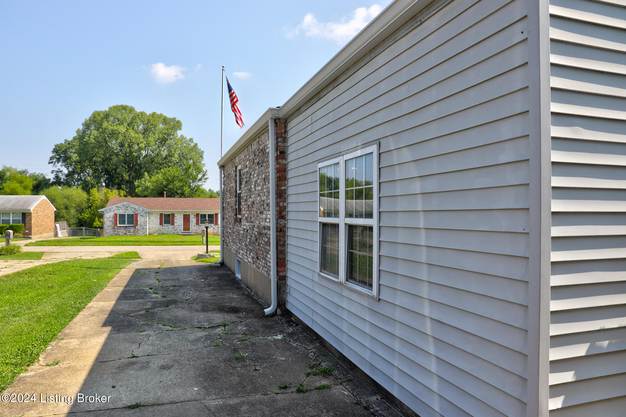 6114 Kirkwood Ct