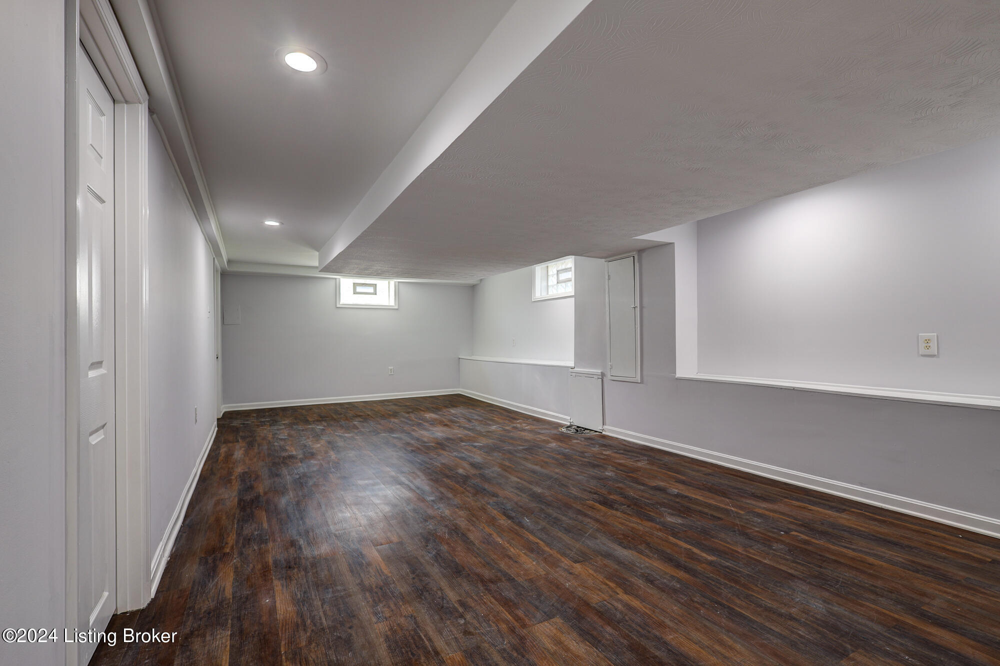 5903 Jessamine Ln