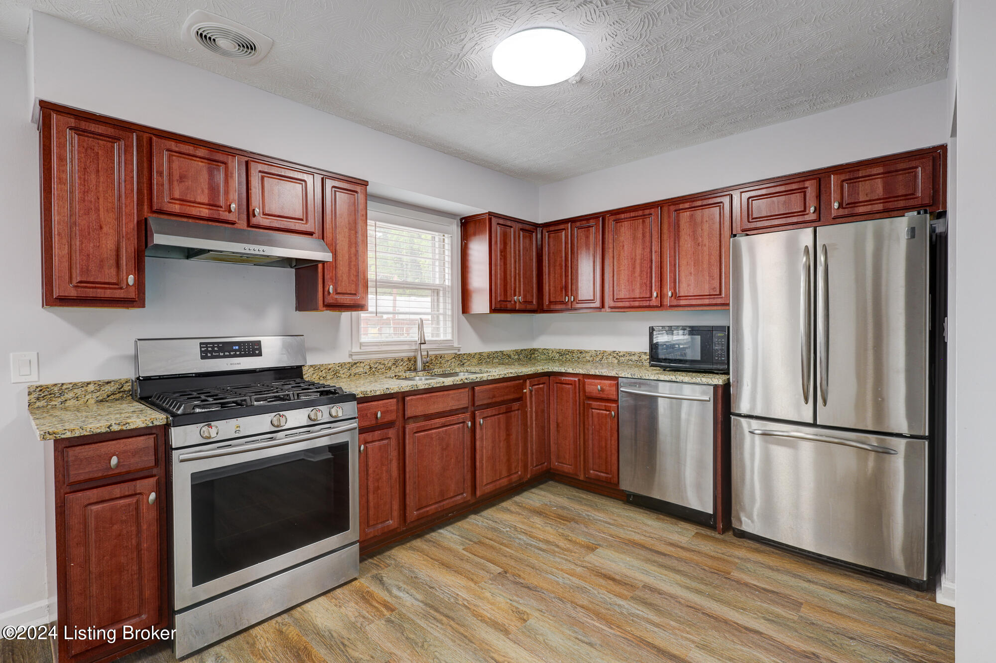 5903 Jessamine Ln