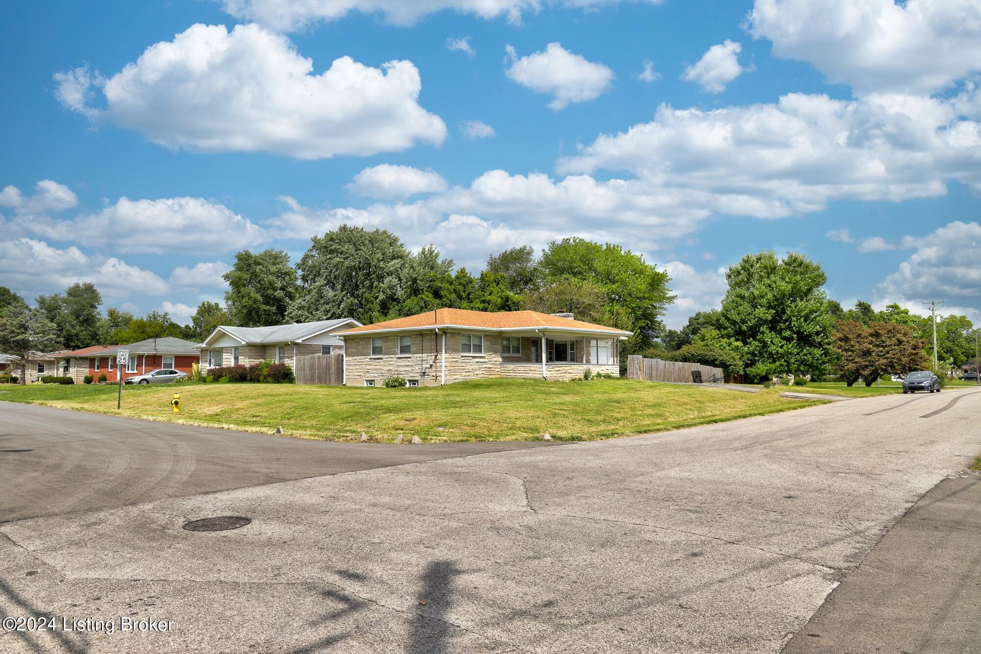 5903 Jessamine Ln