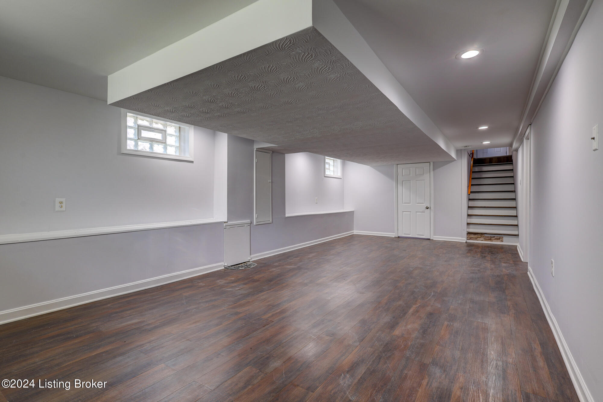 5903 Jessamine Ln