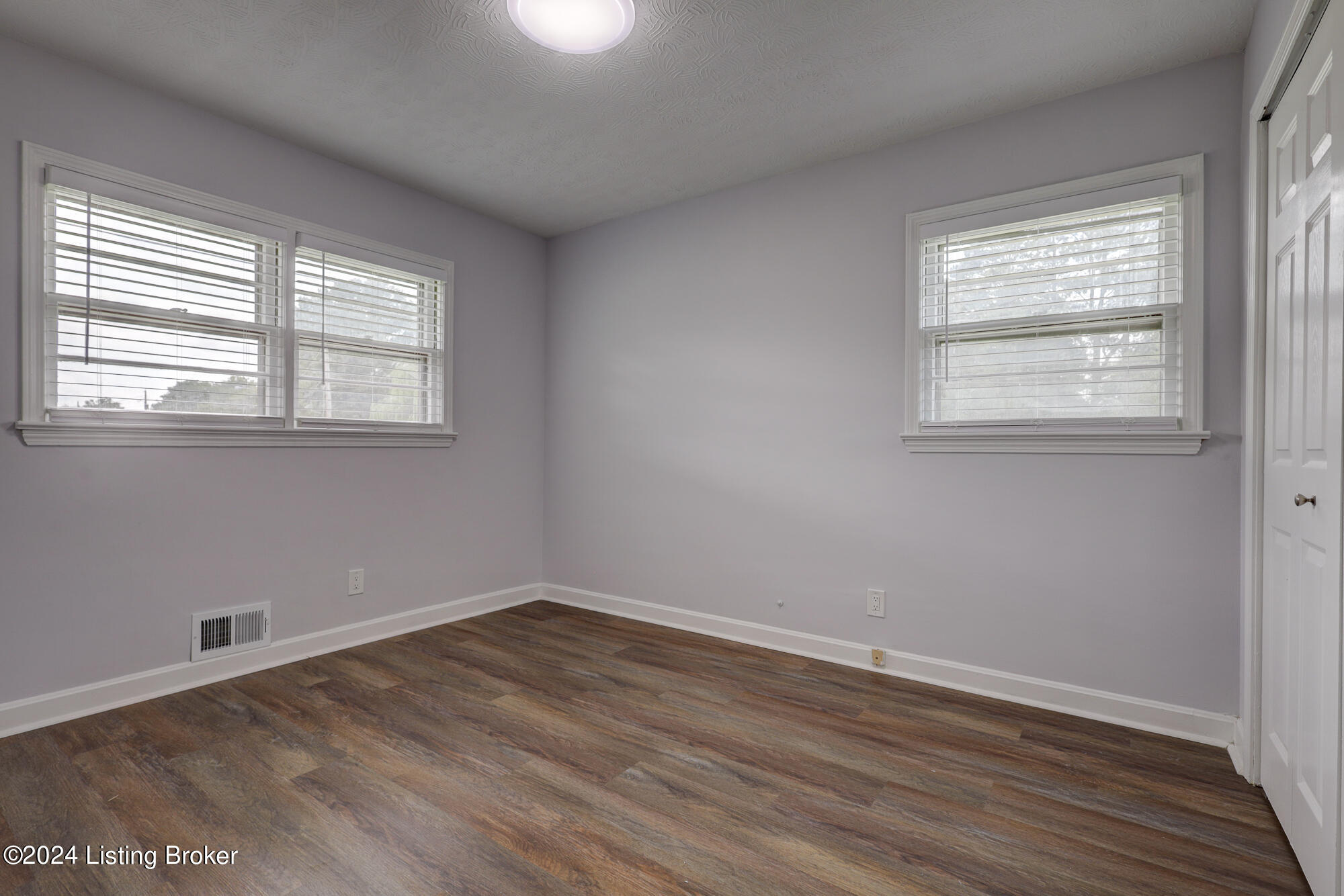 5903 Jessamine Ln