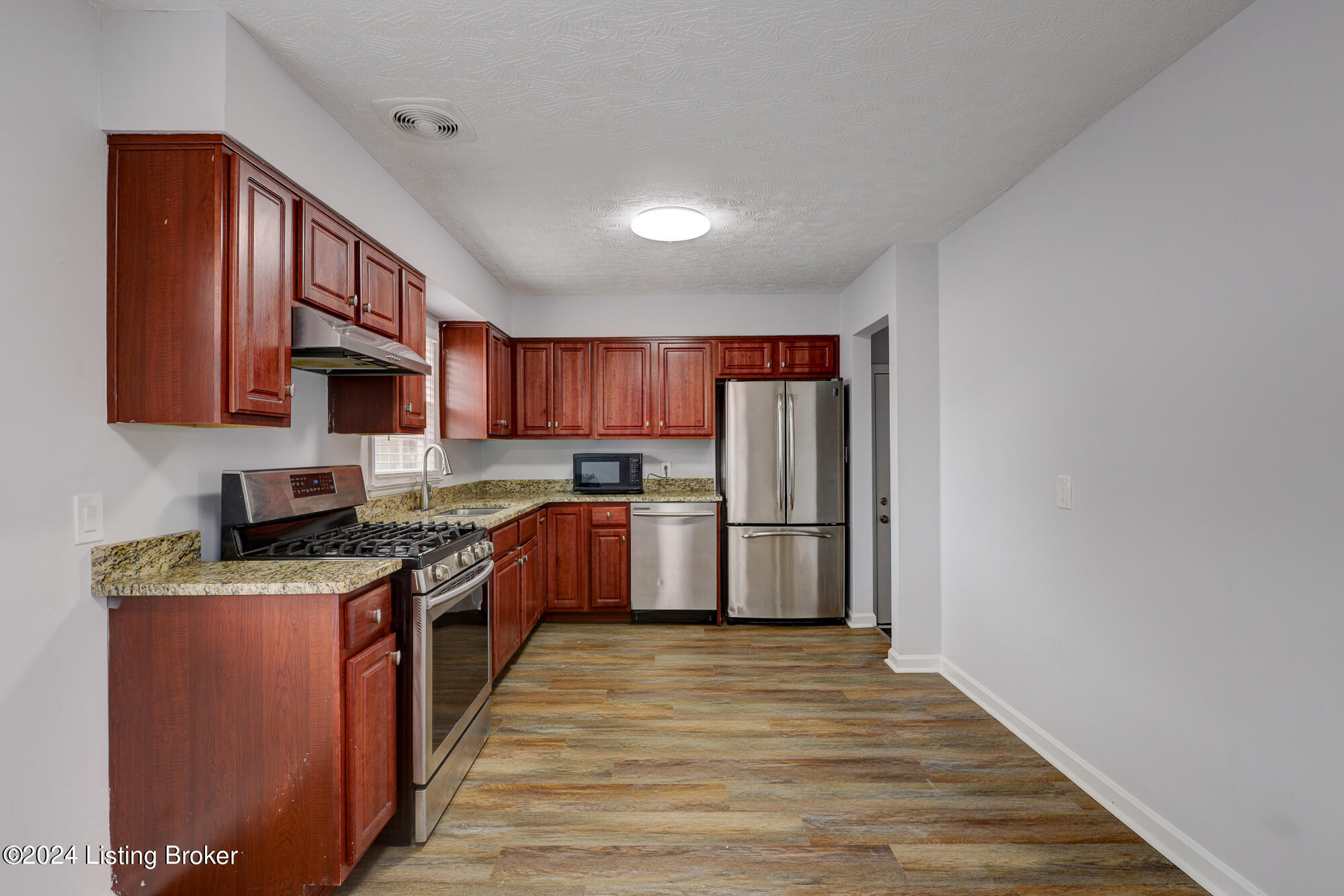 5903 Jessamine Ln