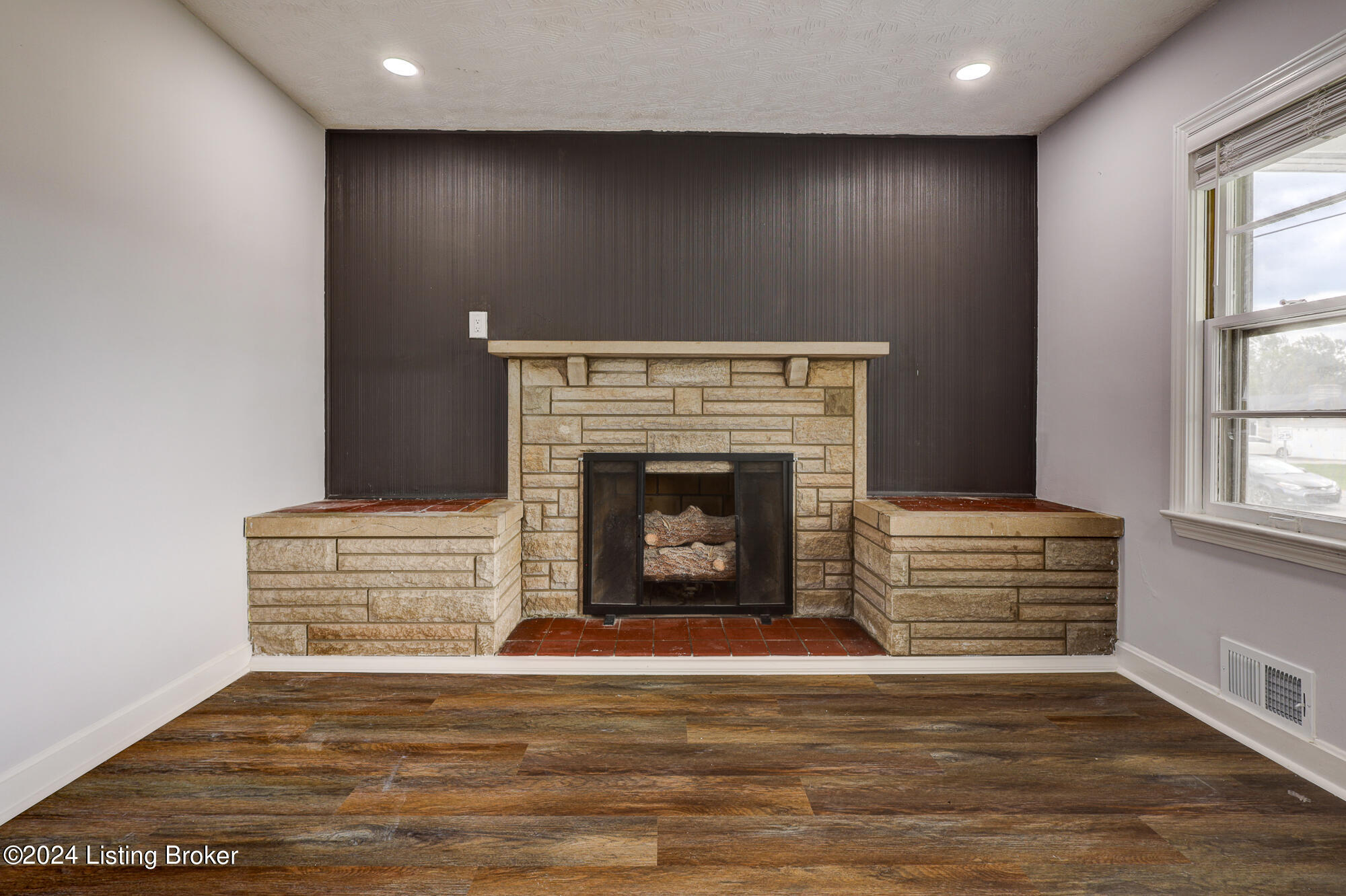 5903 Jessamine Ln
