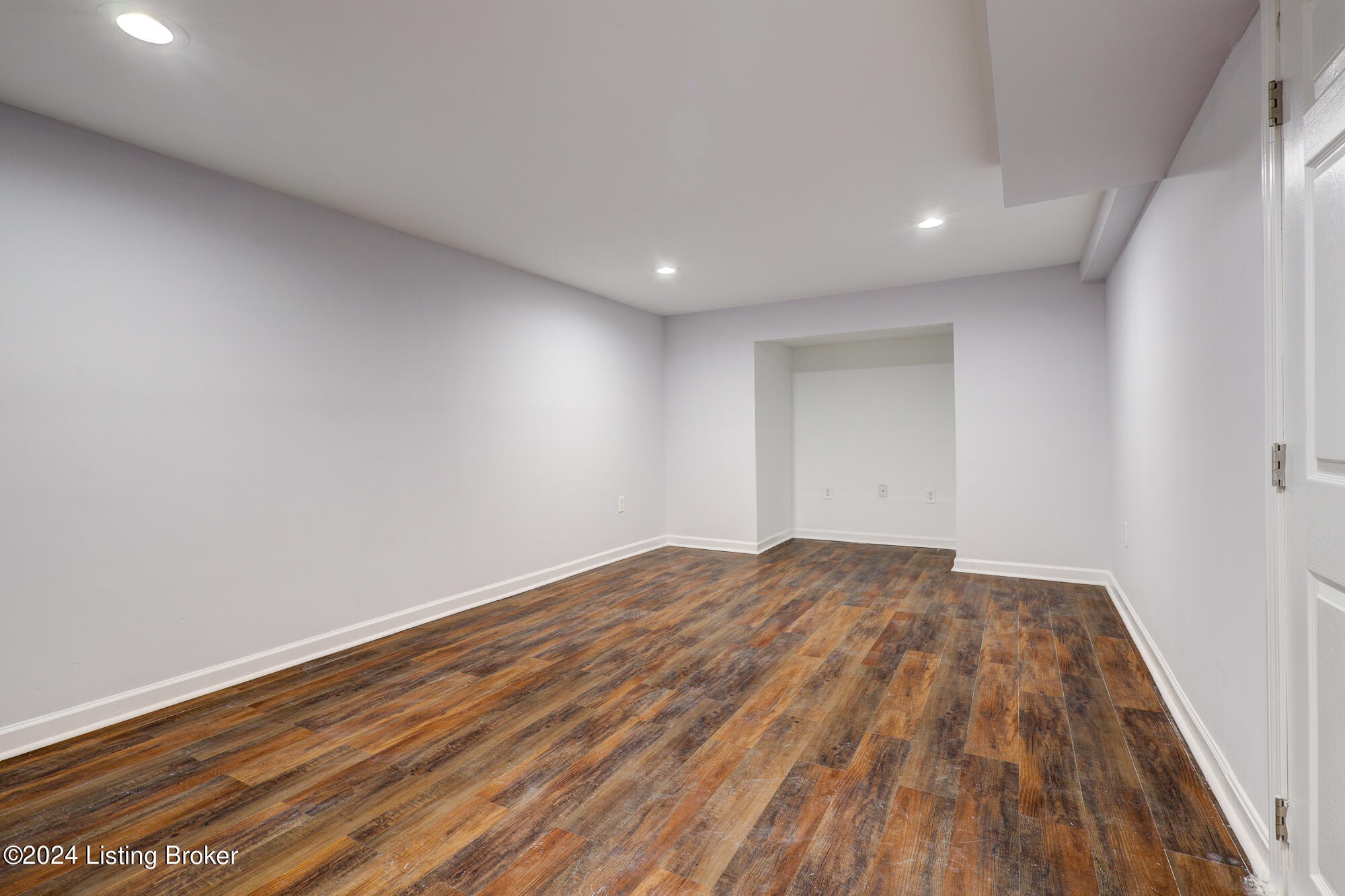 5903 Jessamine Ln