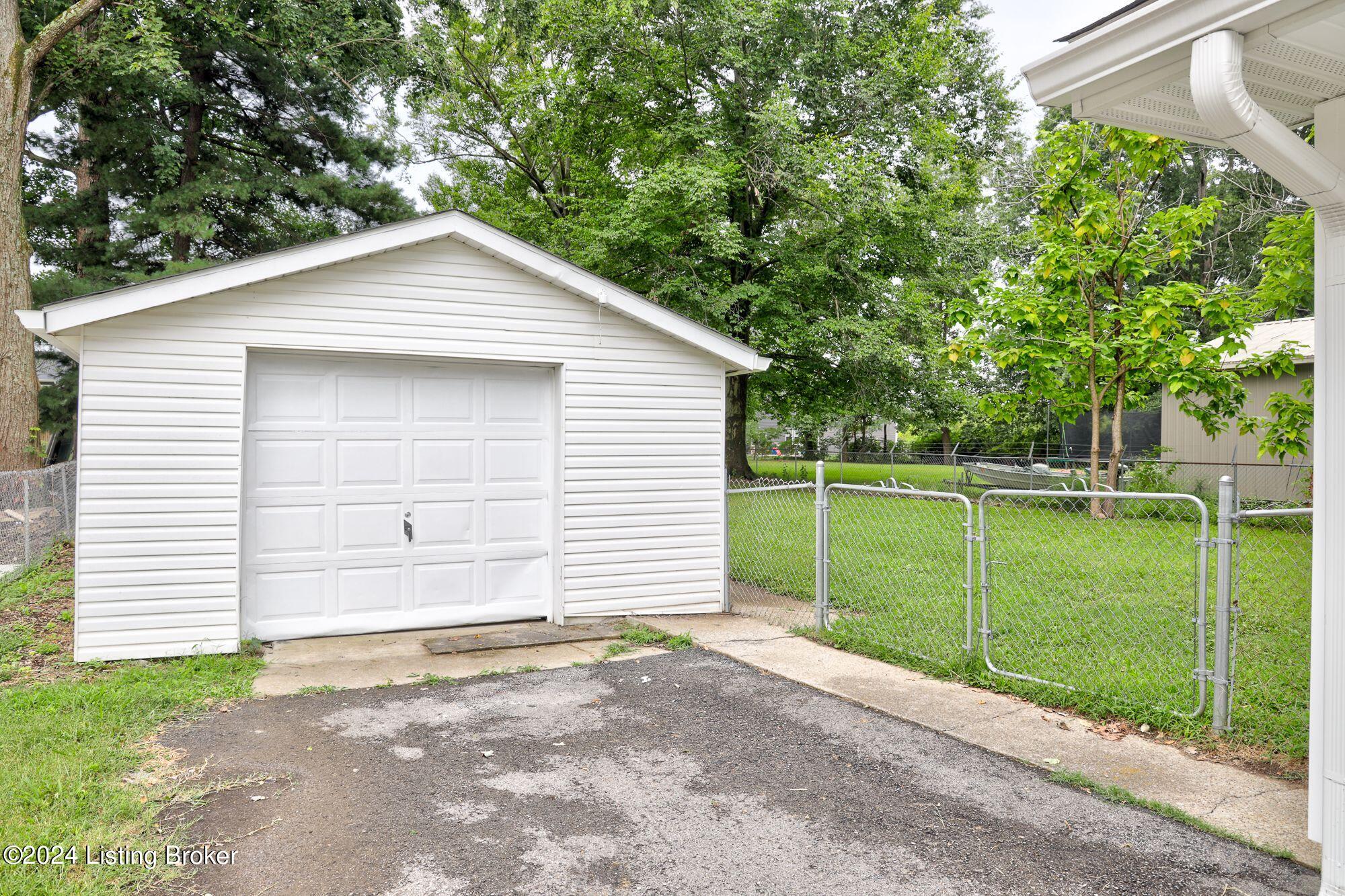 3810 Susan Ln