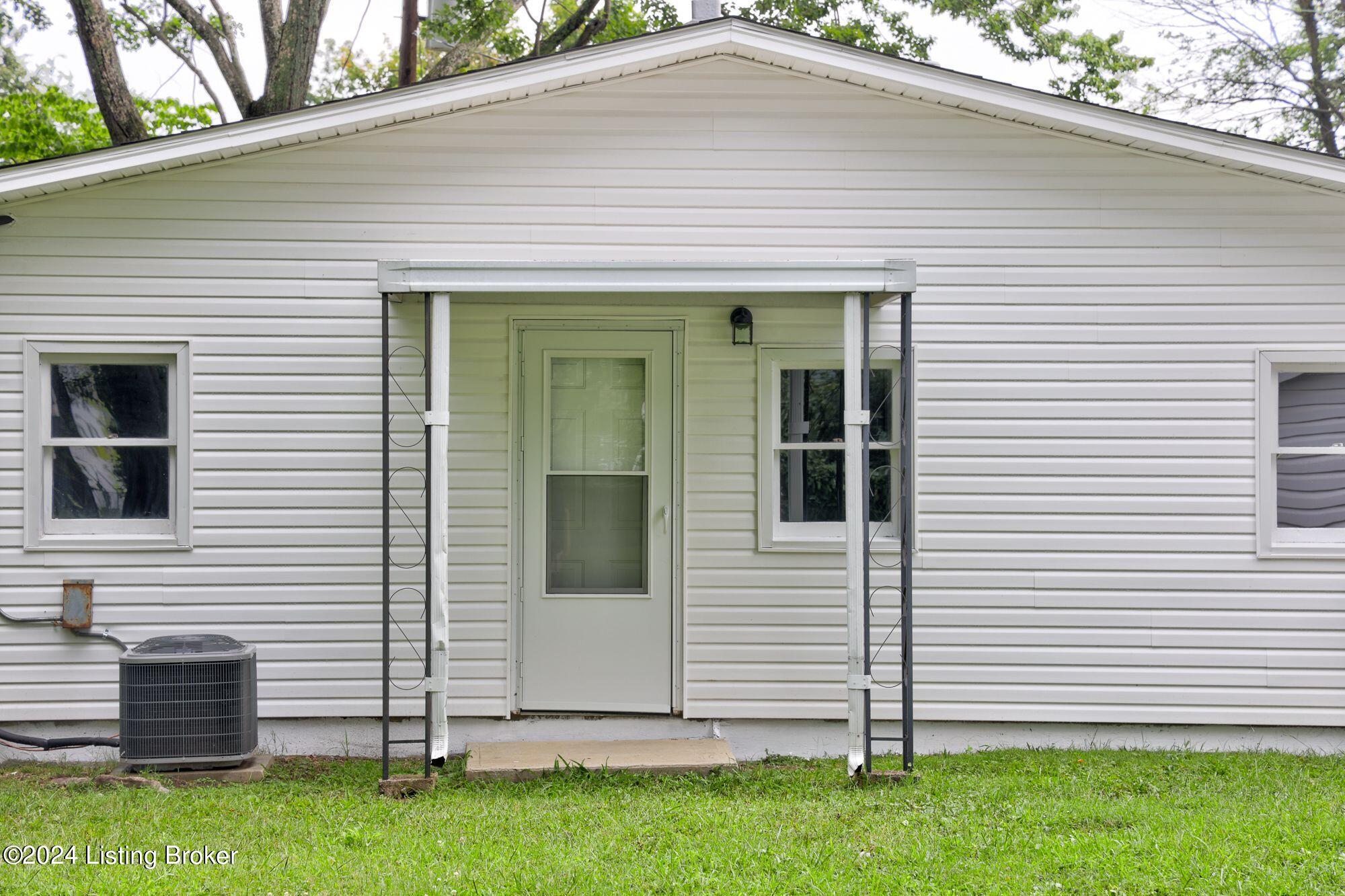 3810 Susan Ln