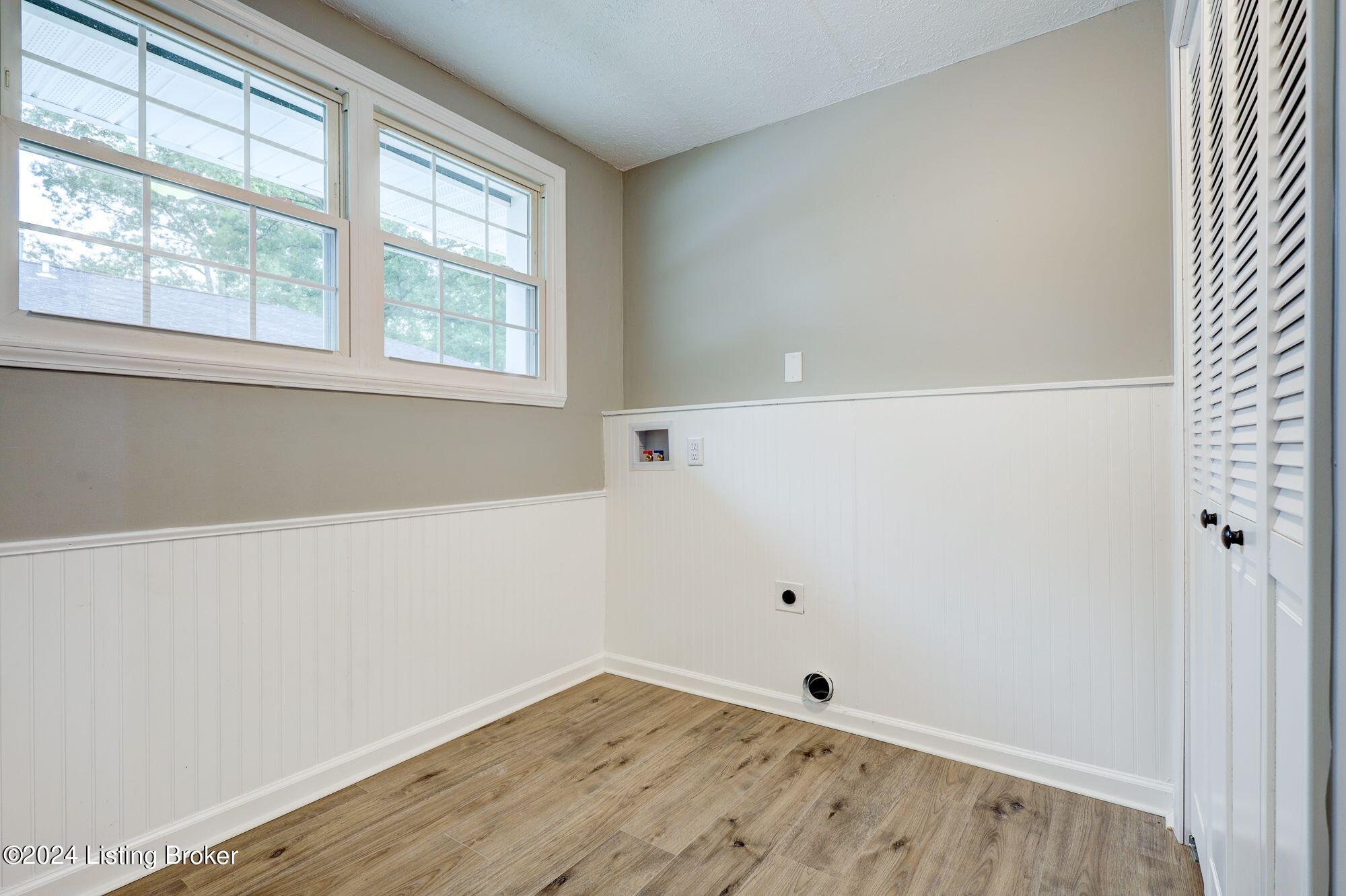 3810 Susan Ln