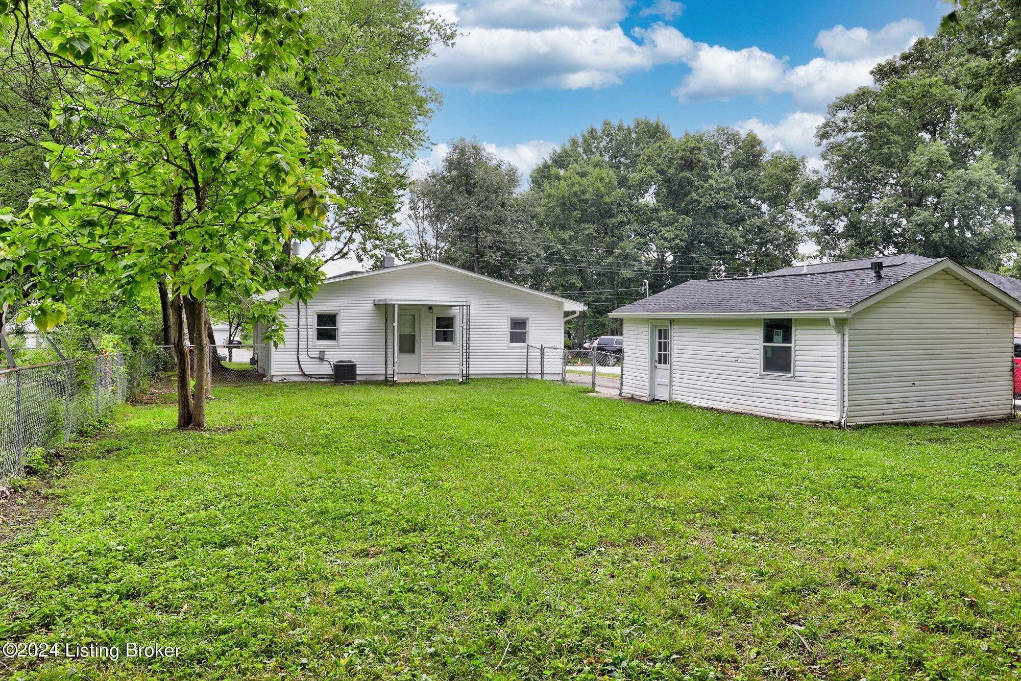 3810 Susan Ln