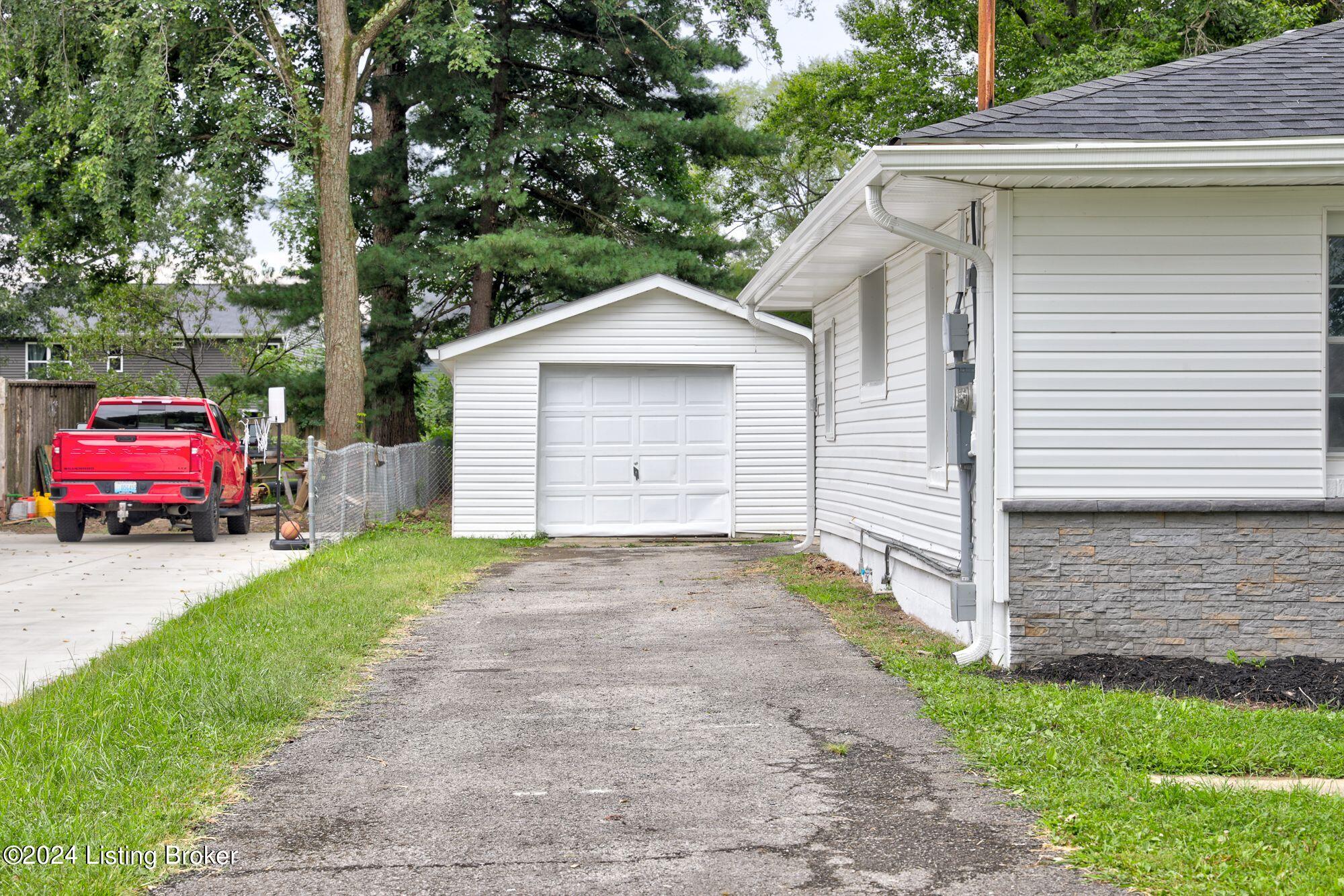 3810 Susan Ln