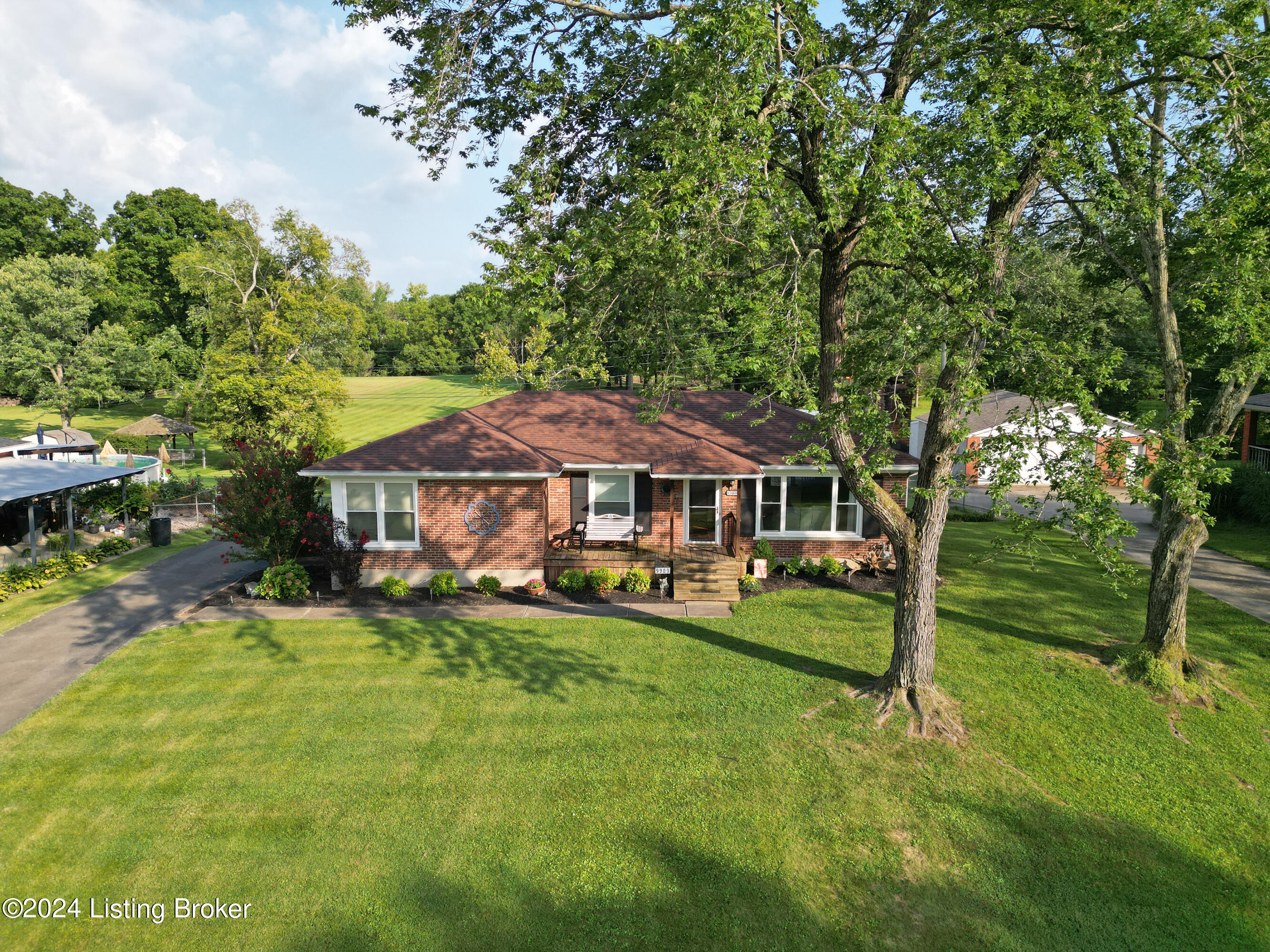 9909 Silverwood Ln