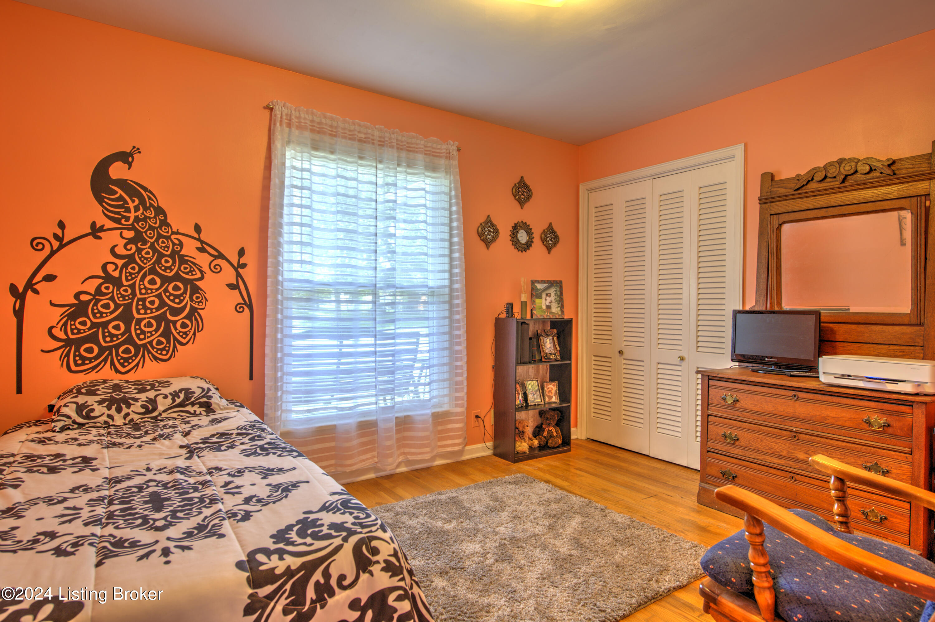 9909 Silverwood Ln