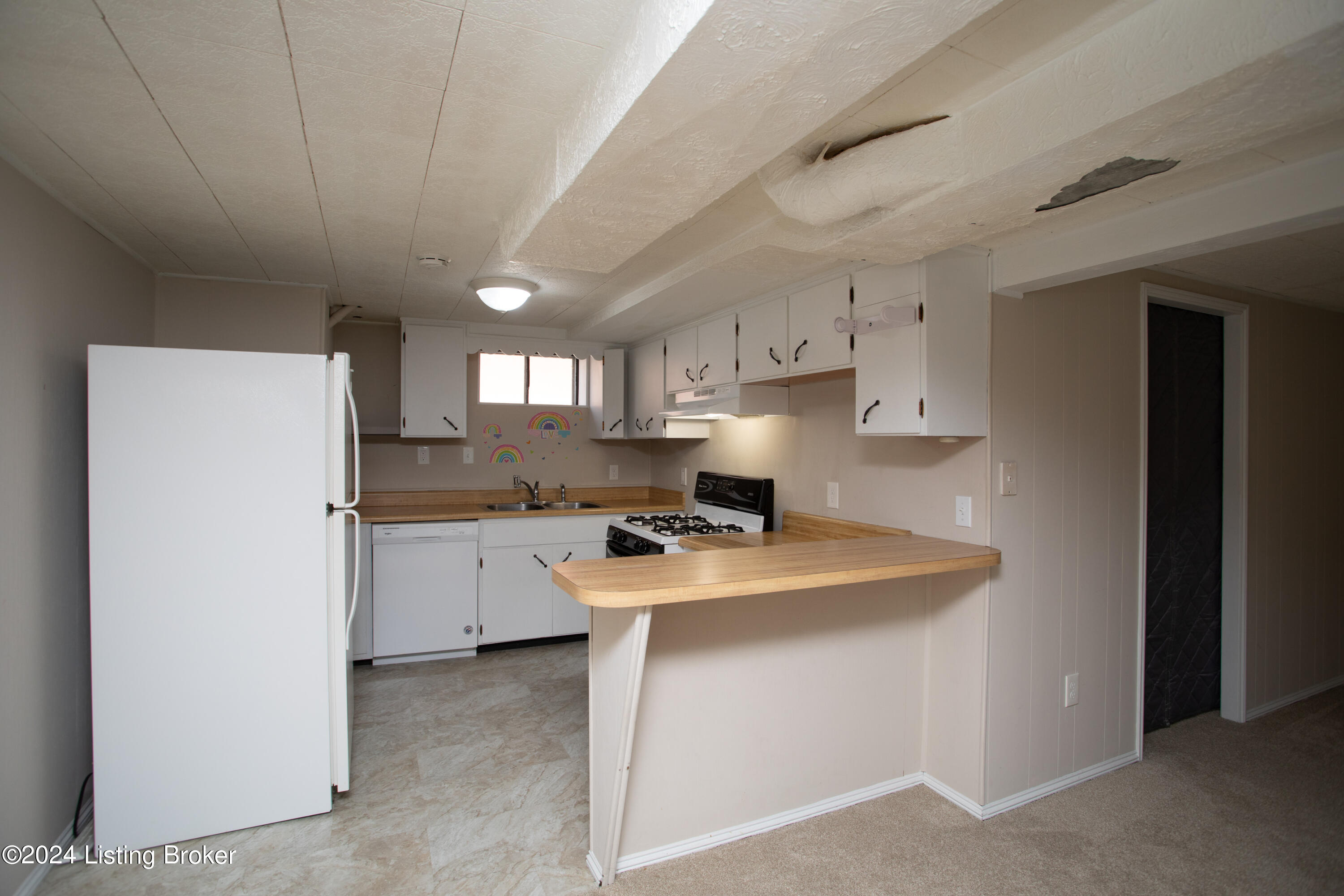 635 Alger Ave