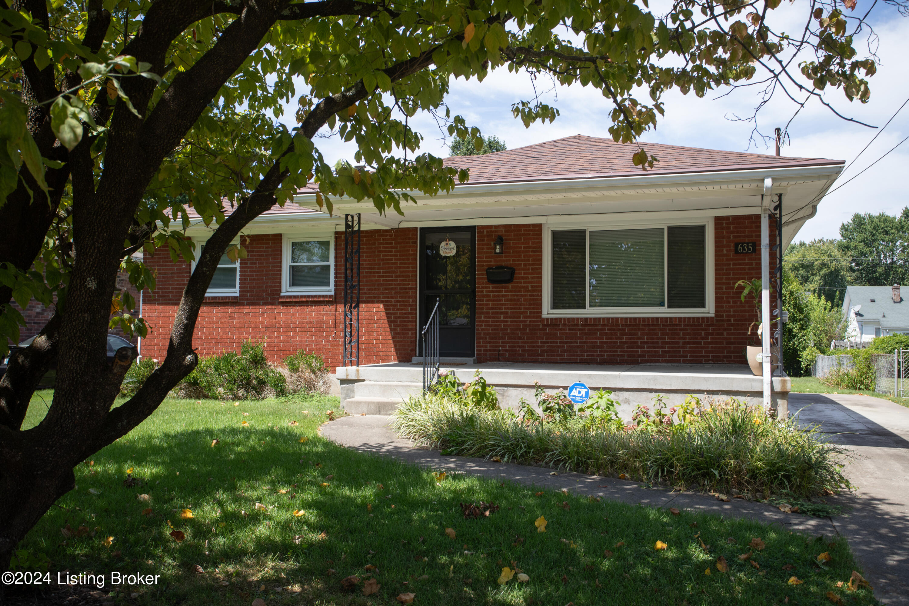 635 Alger Ave