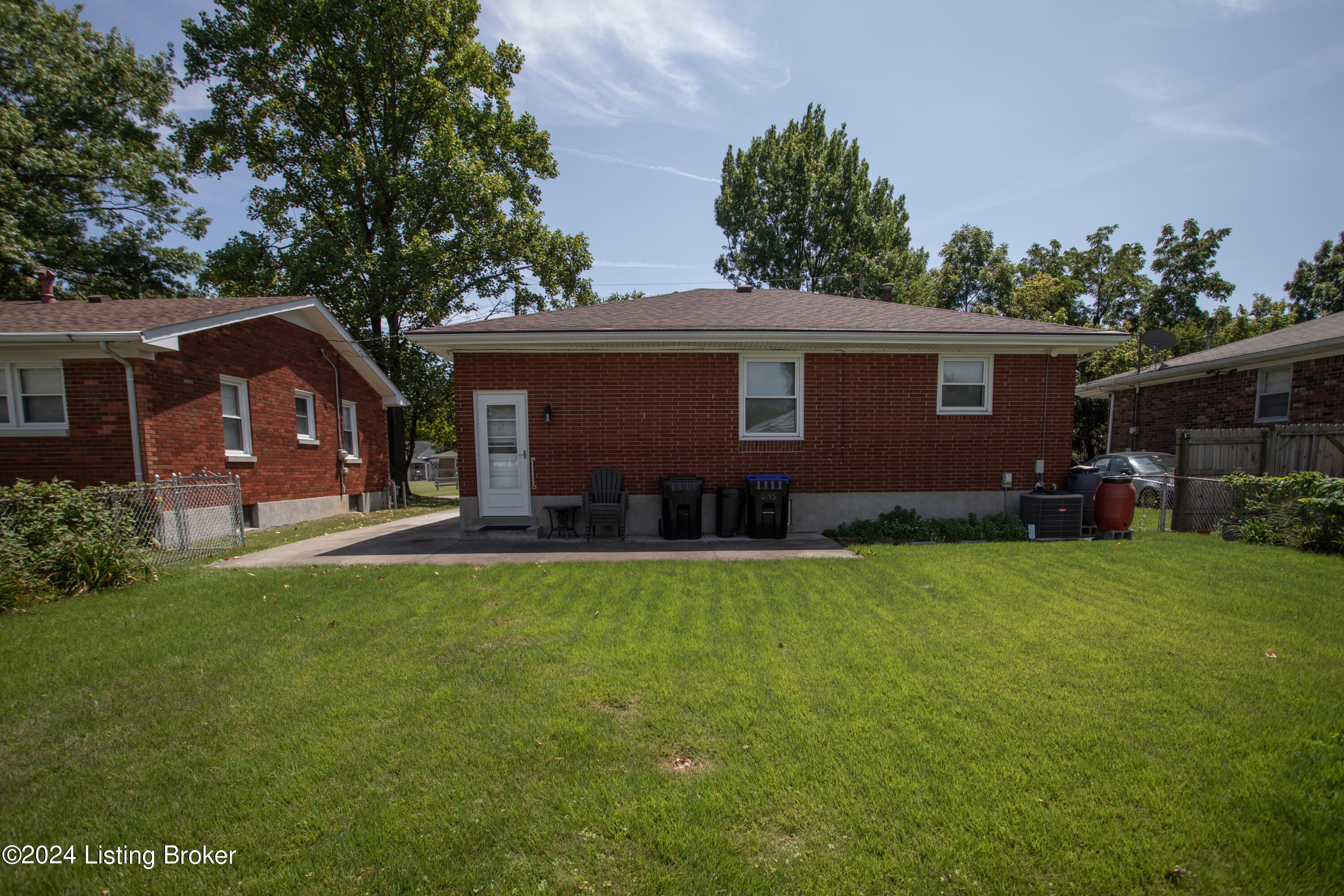 635 Alger Ave