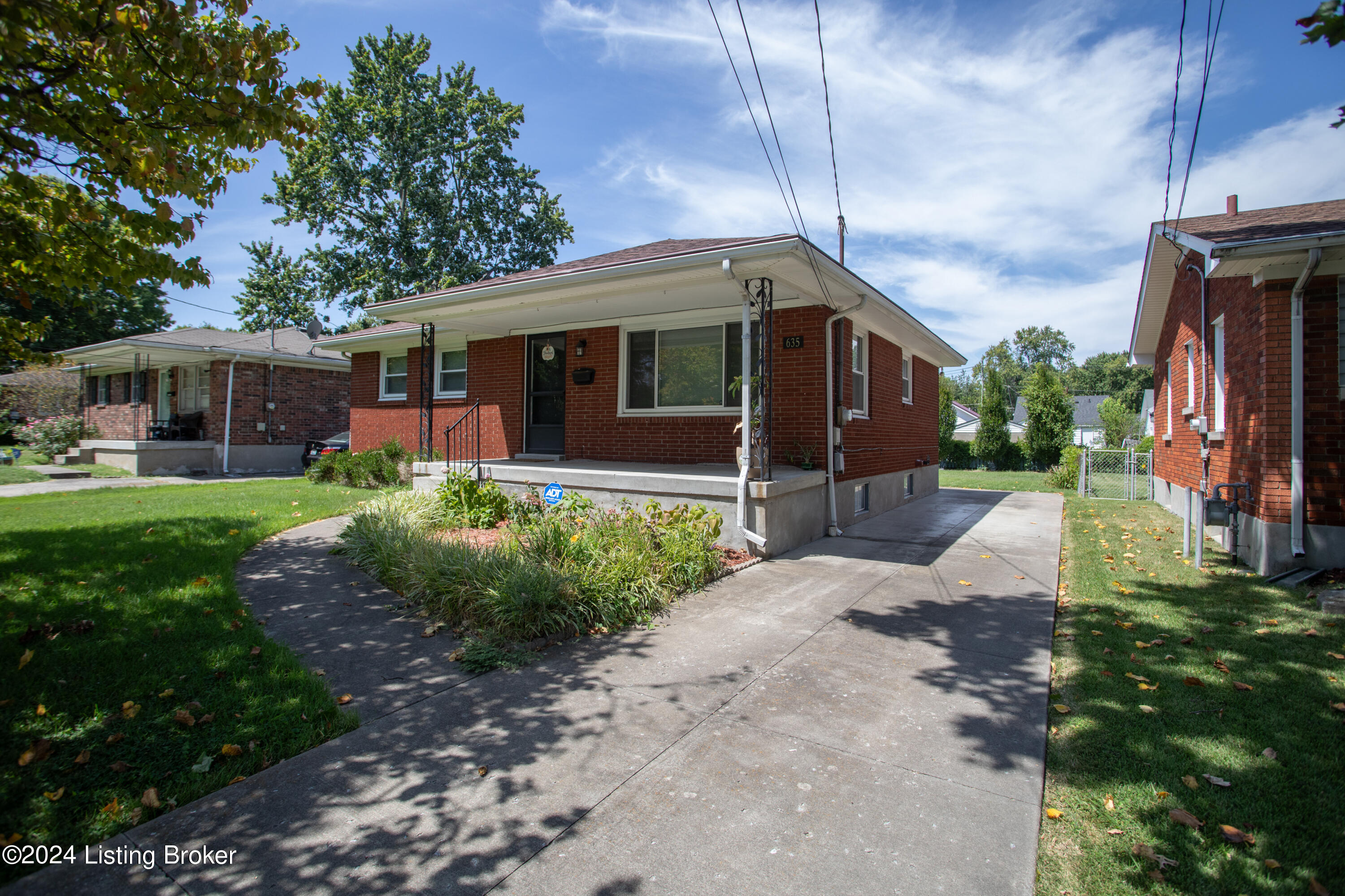 635 Alger Ave