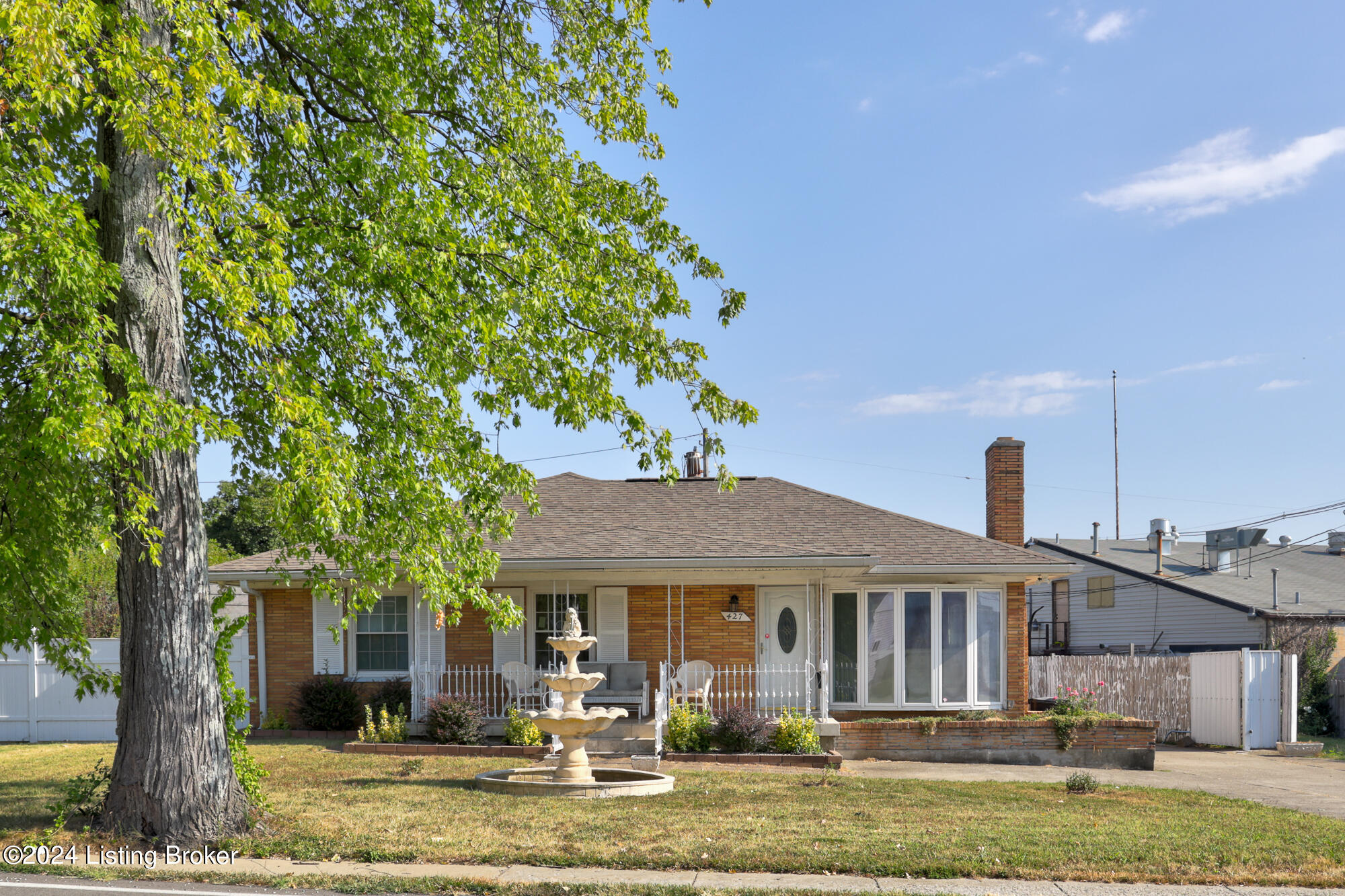 427 E Kenwood Dr