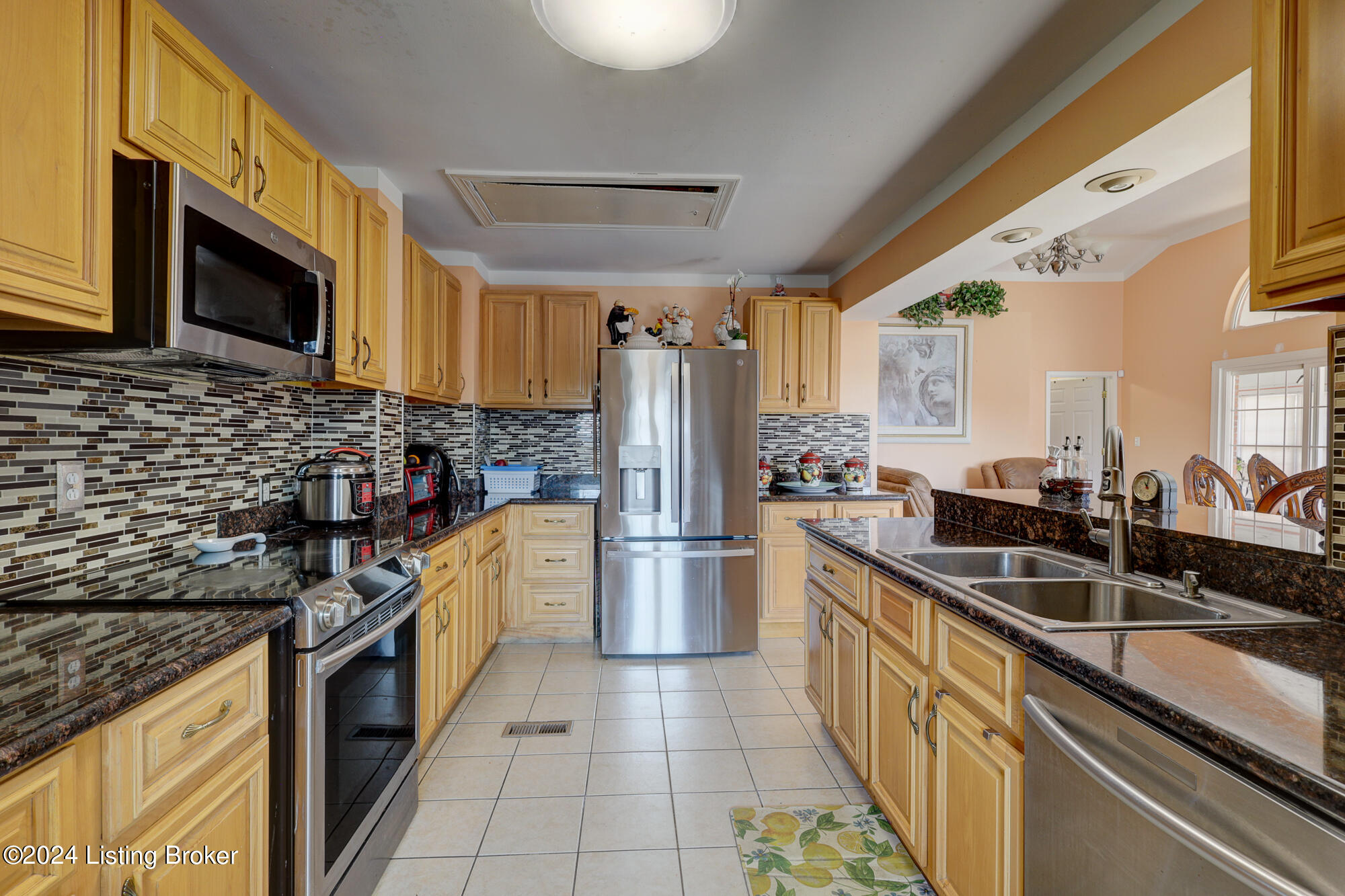 427 E Kenwood Dr