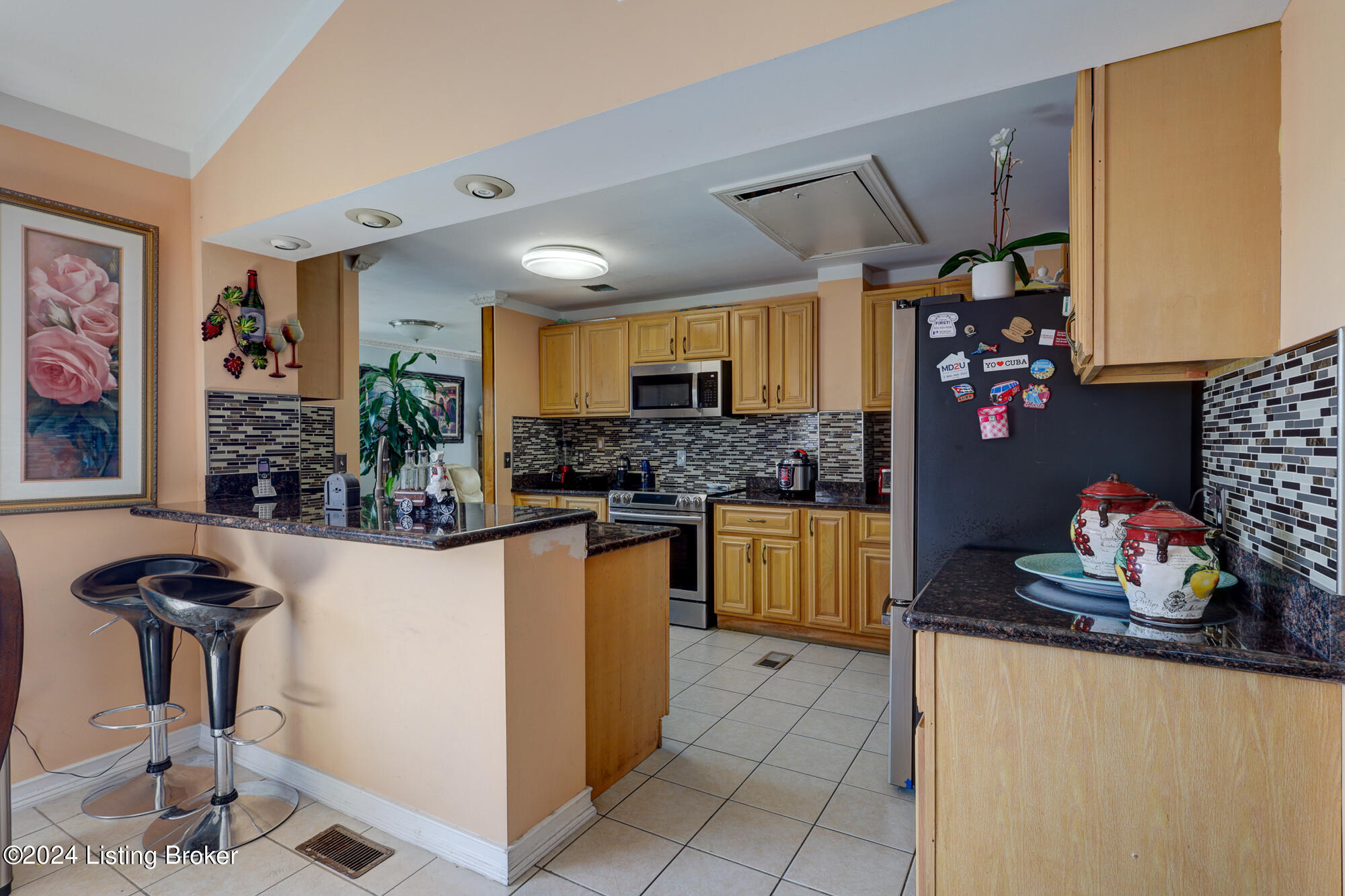 427 E Kenwood Dr