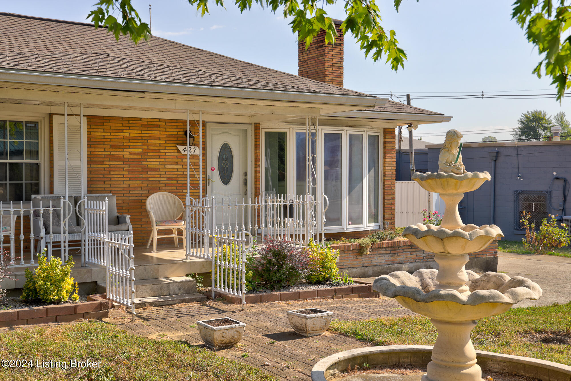 427 E Kenwood Dr