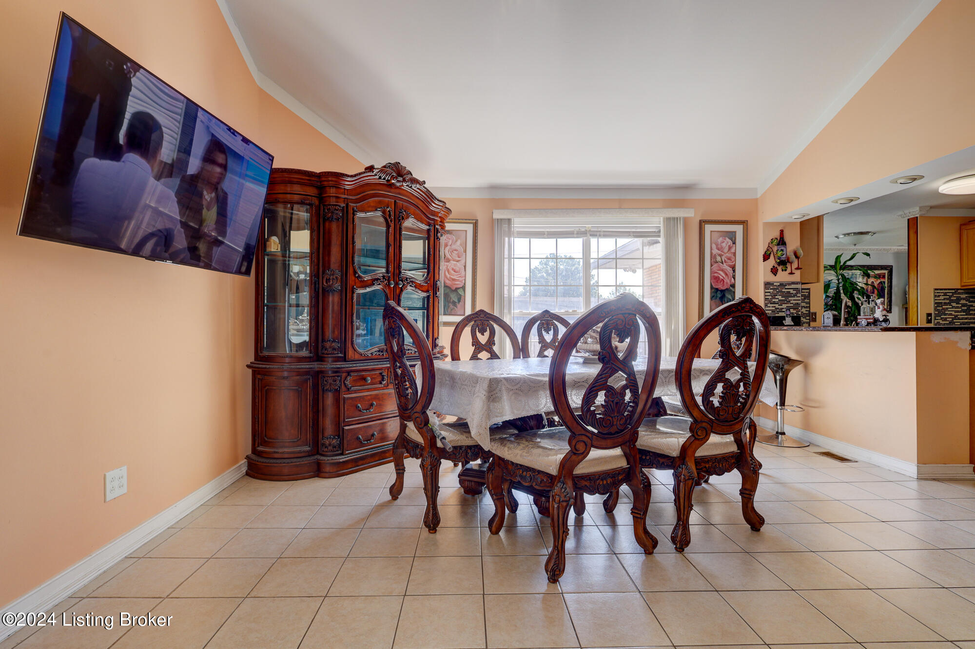 427 E Kenwood Dr