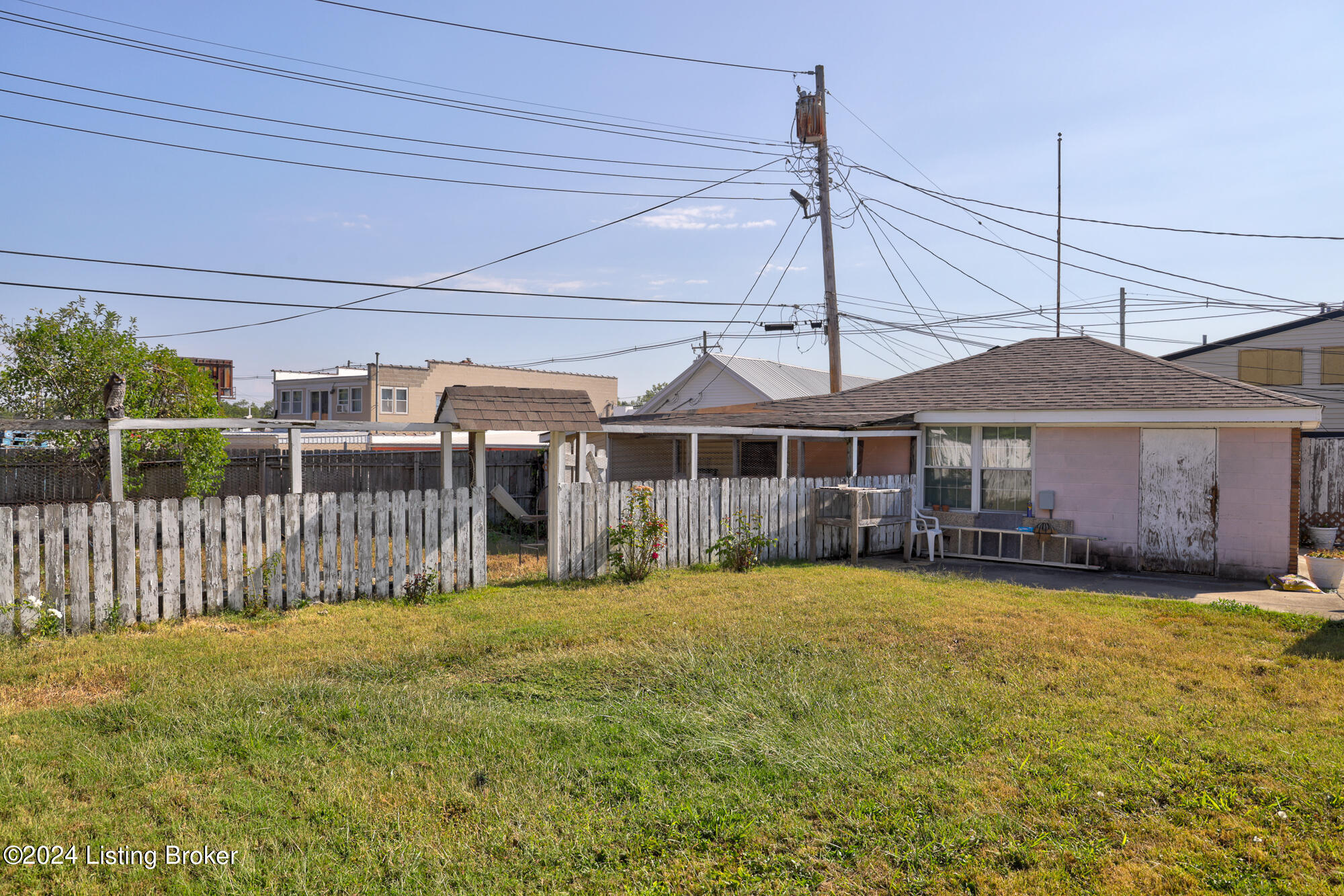 427 E Kenwood Dr