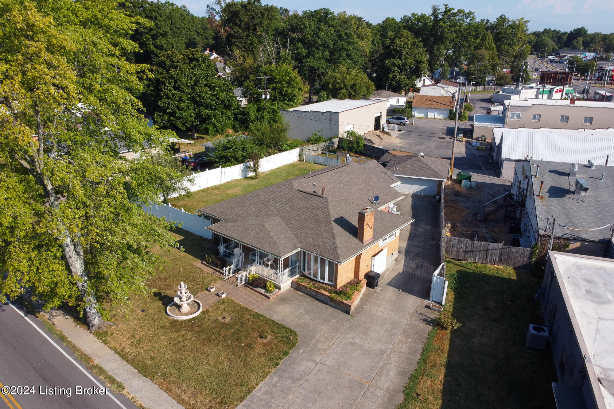427 E Kenwood Dr