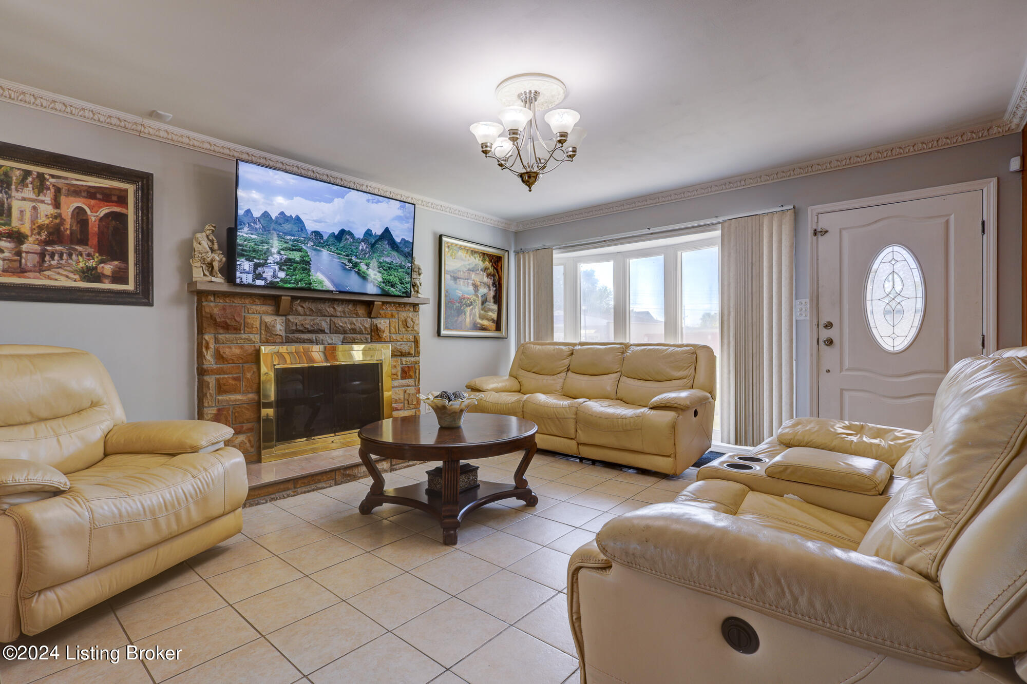 427 E Kenwood Dr
