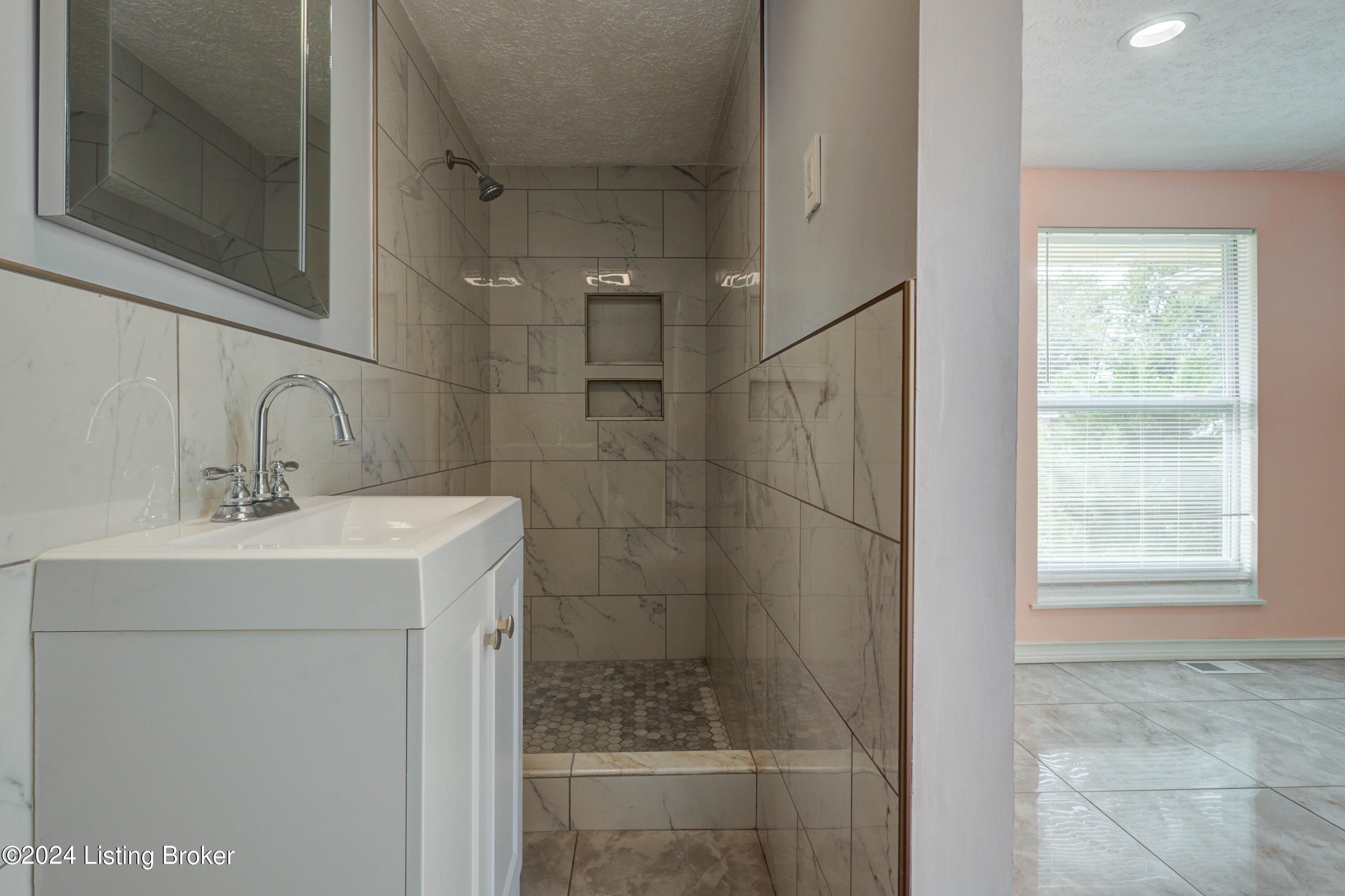 5005 Runic Way