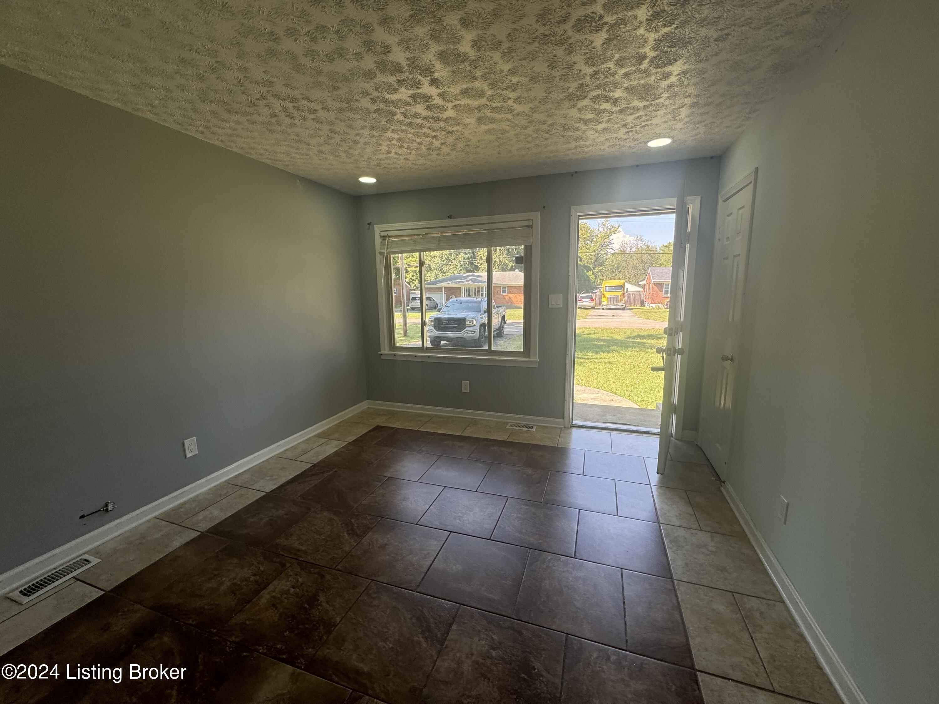 5119 Frey Dr