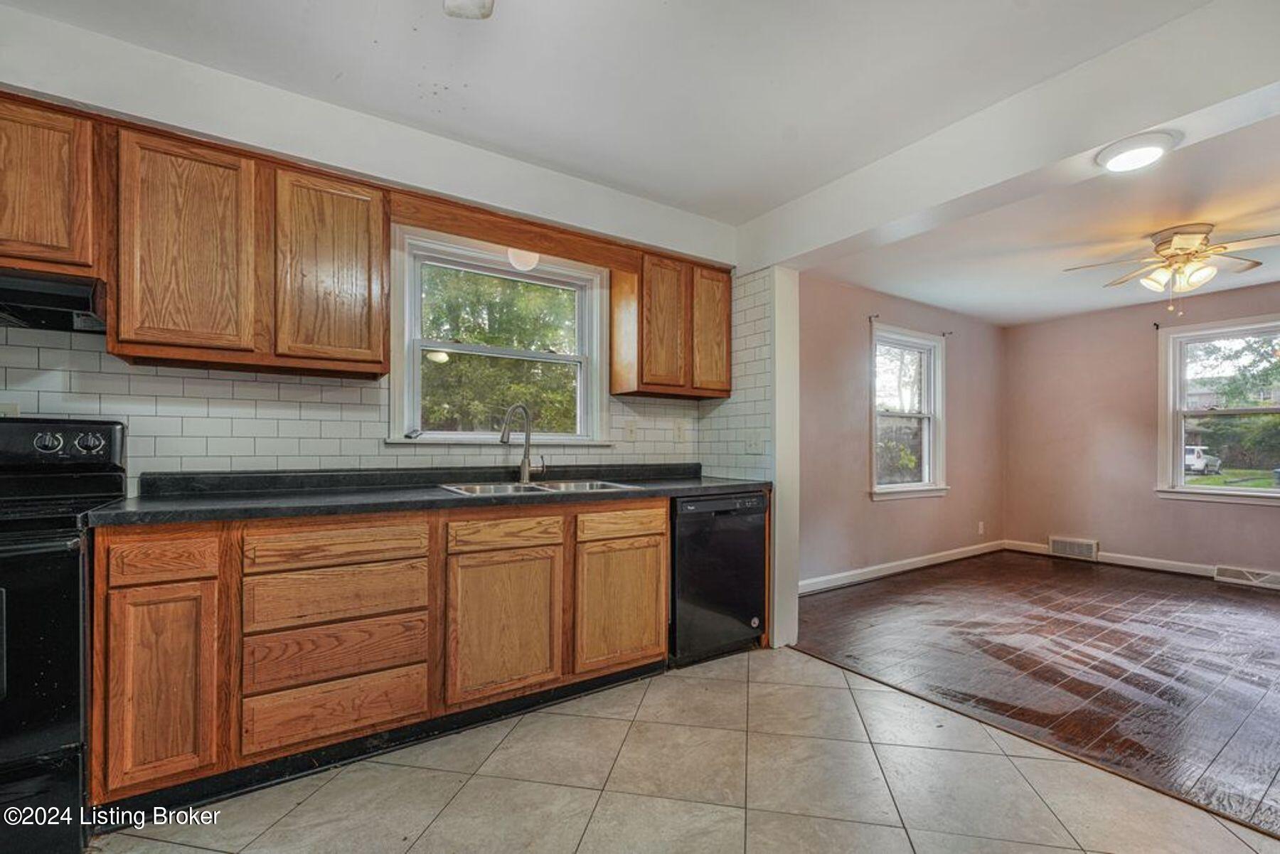 5335 Stephan Dr