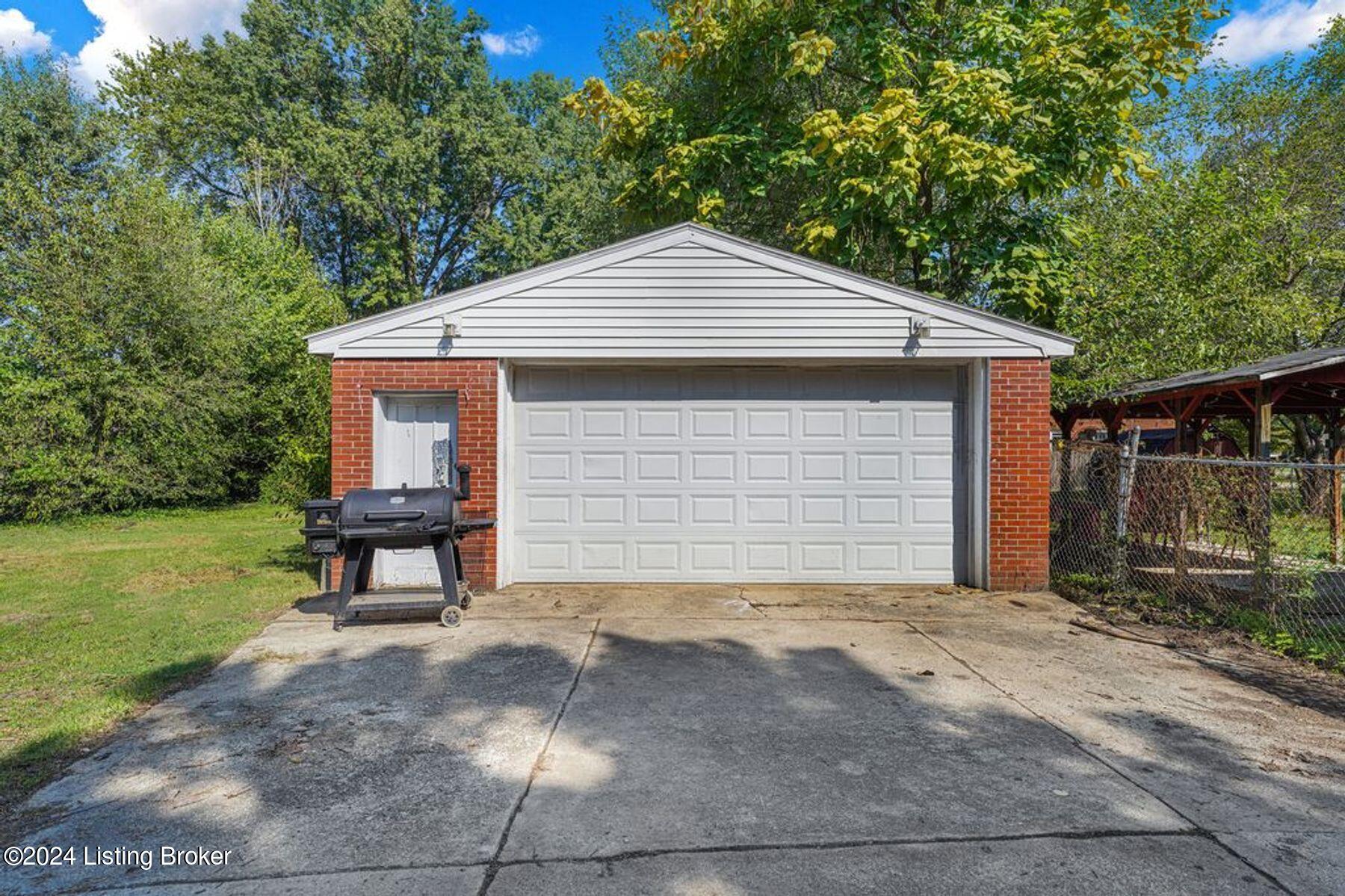 5335 Stephan Dr