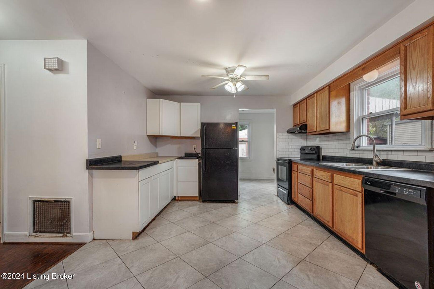 5335 Stephan Dr